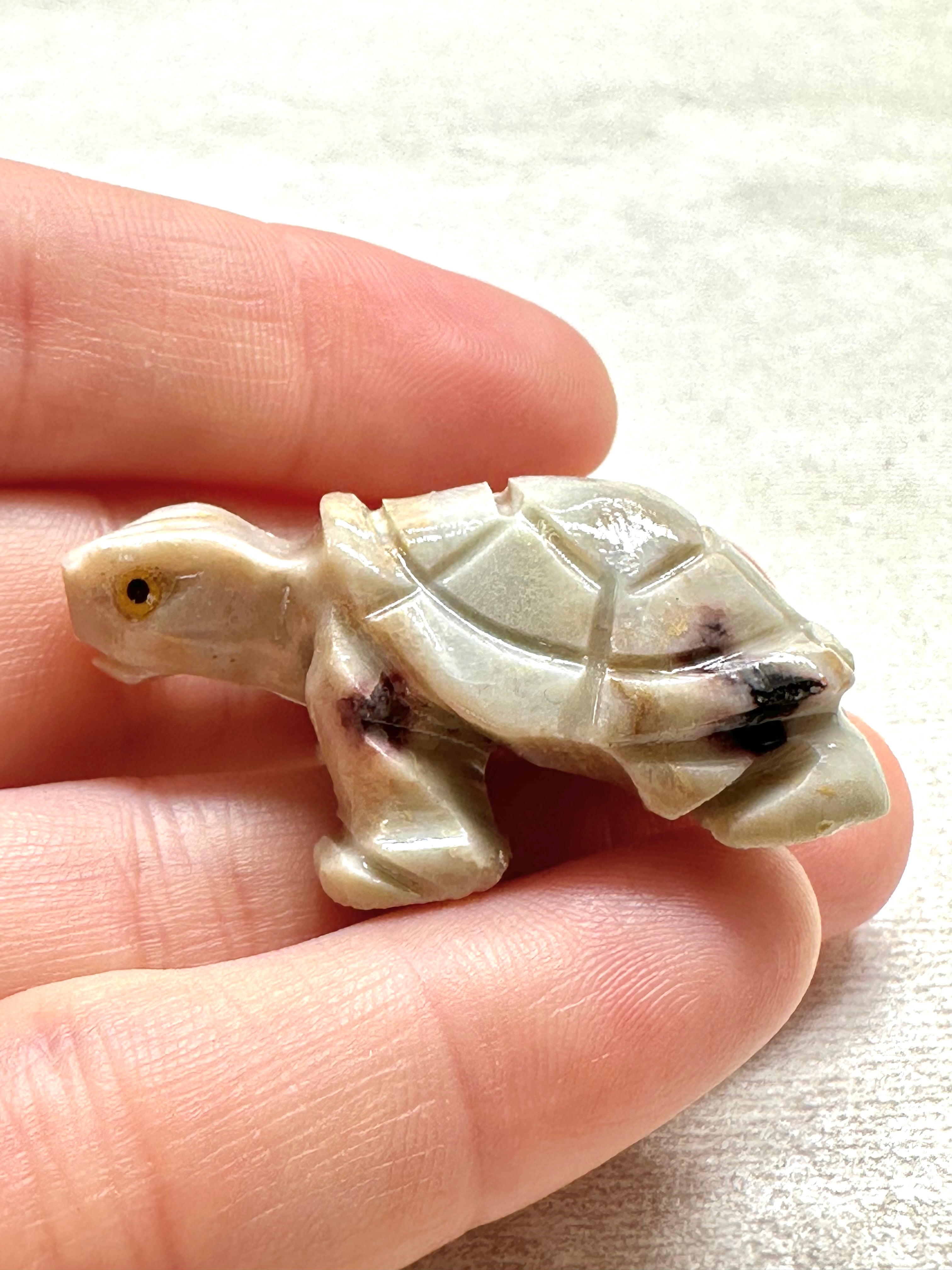 Animal made of soapstone – turtle - ZV055