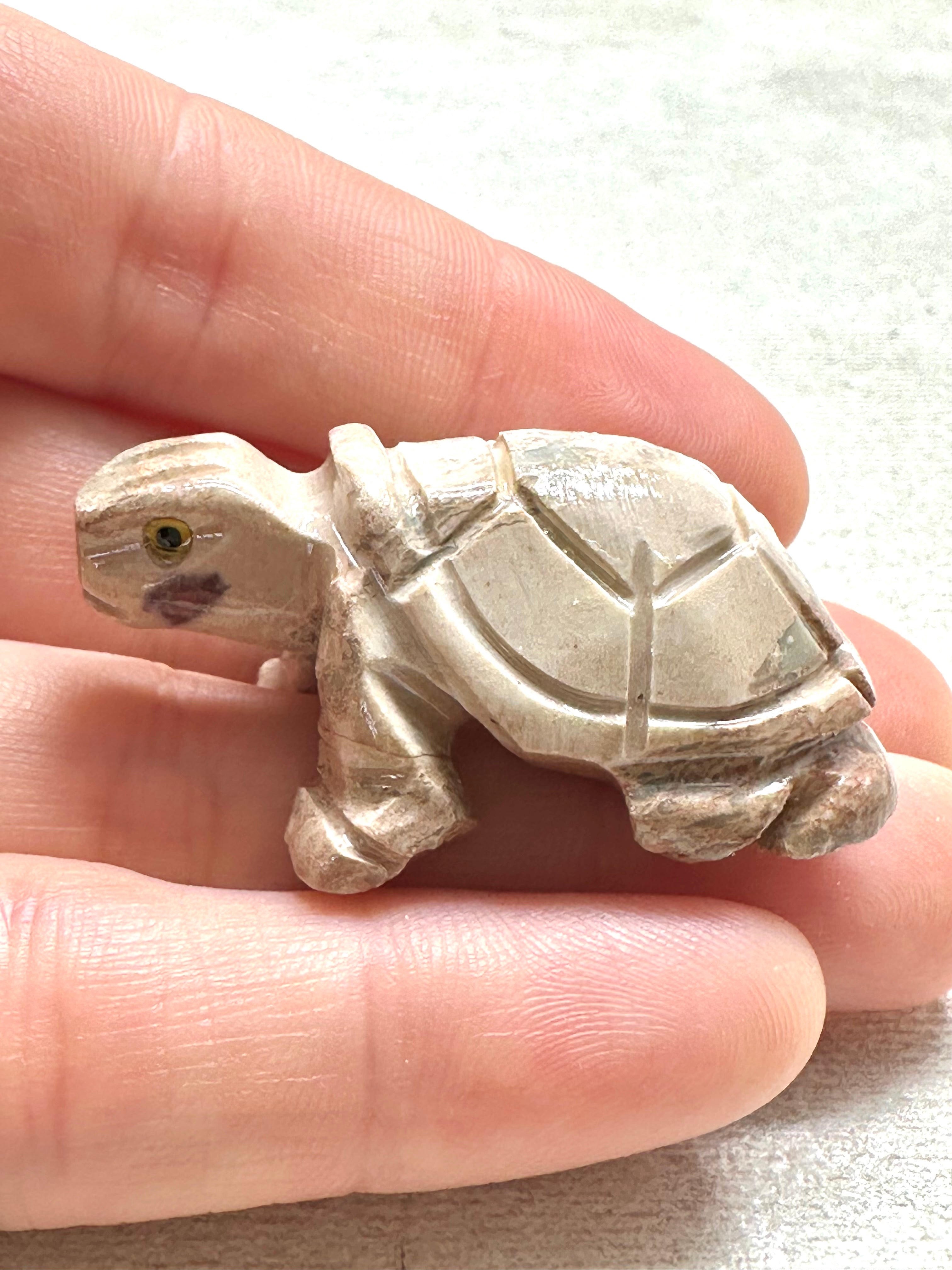 Animal made of soapstone – turtle - ZV056