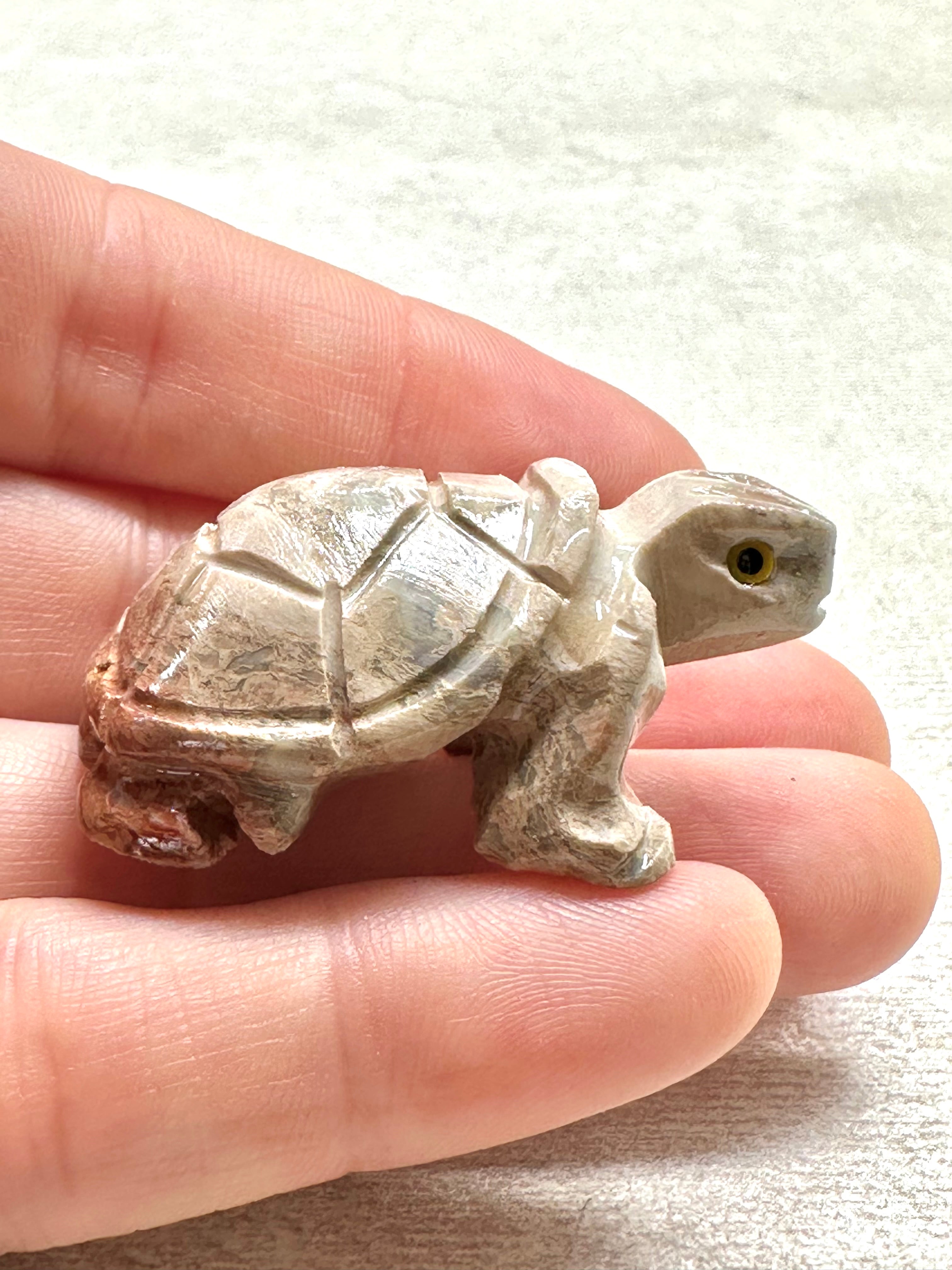 Animal made of soapstone – turtle - ZV056