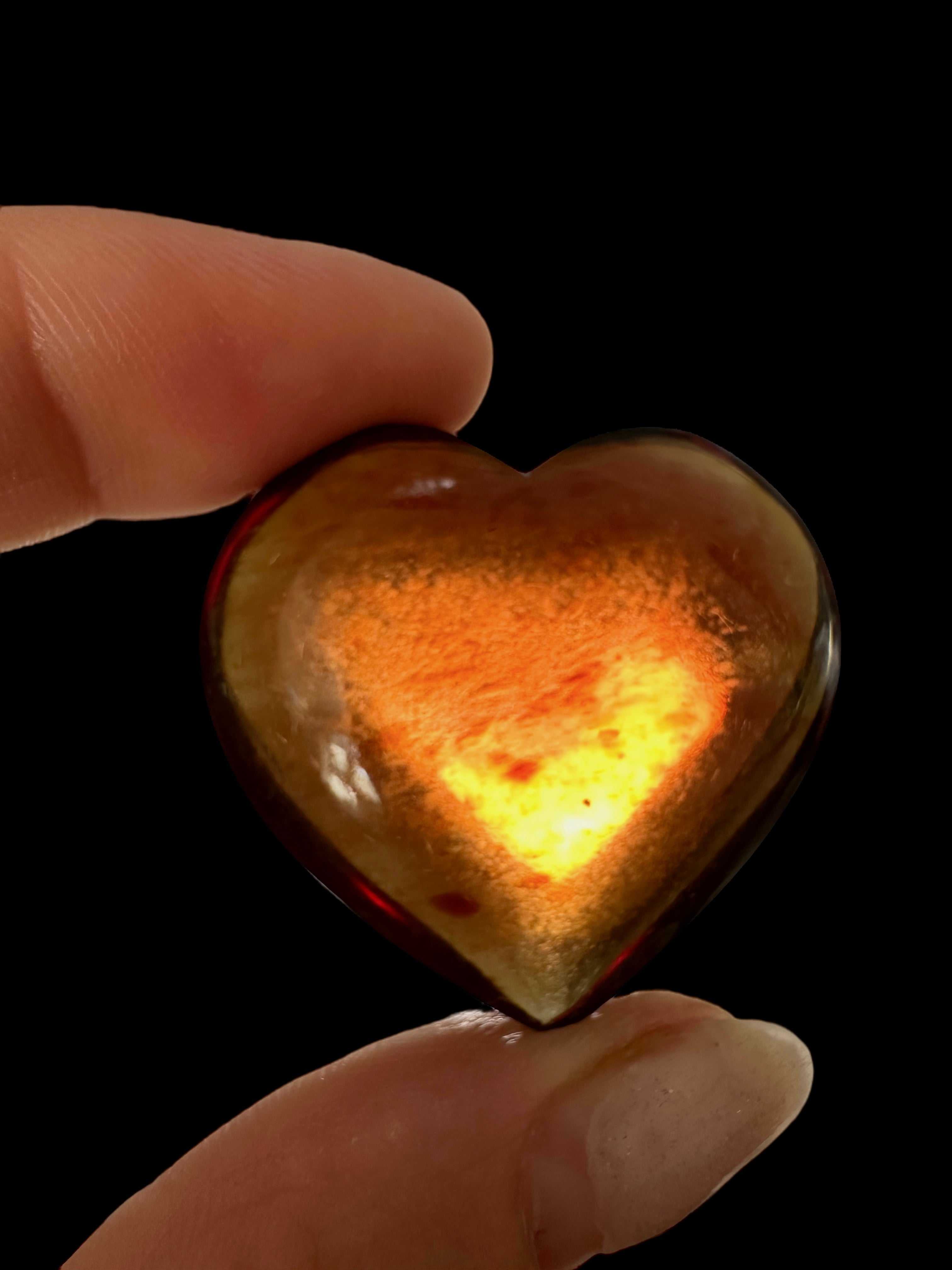 Amber heart – Sumatra, Indonesia - JS001