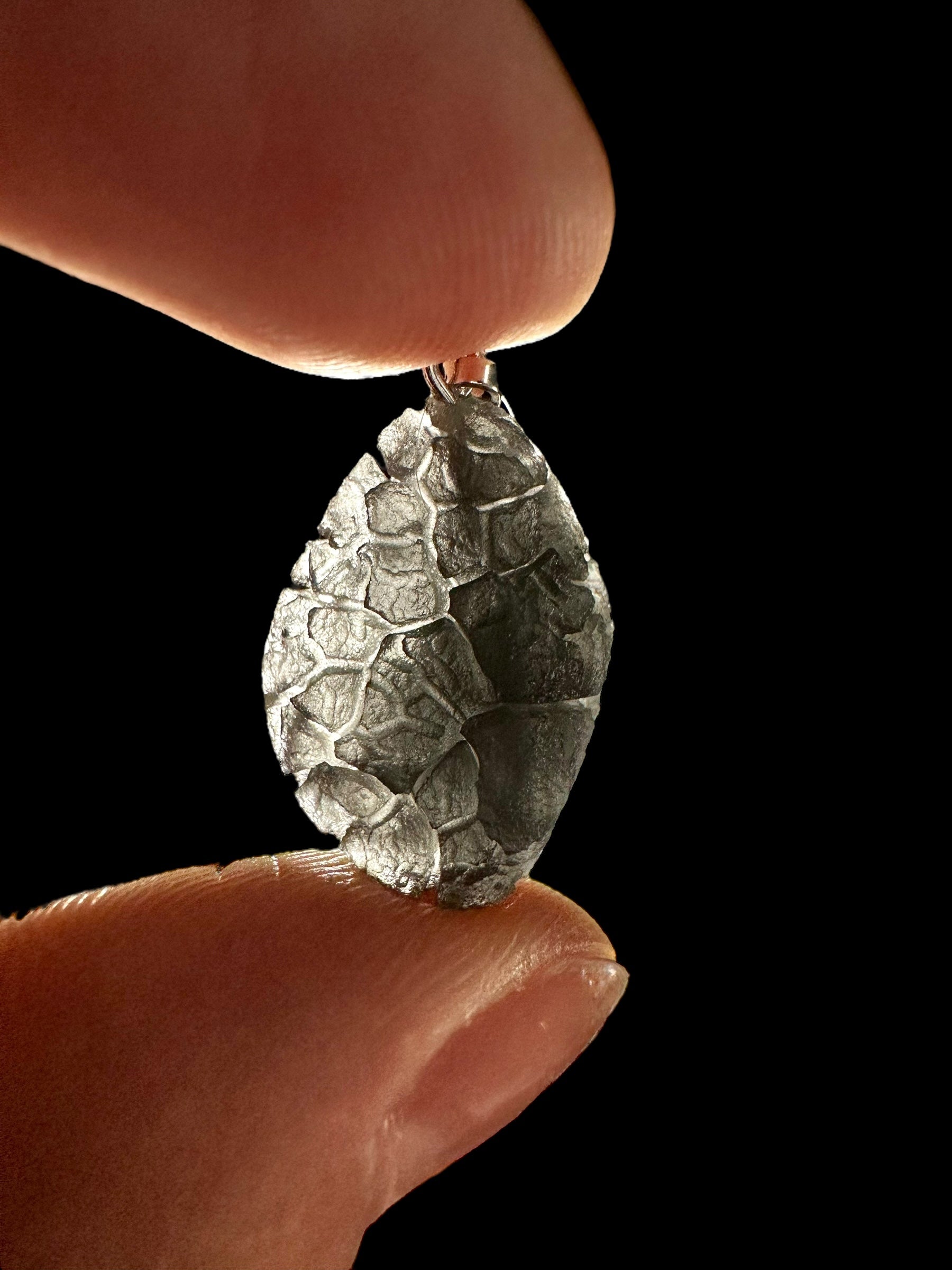 Pendant made from carpathian obsidian 2,3g - P/OB17