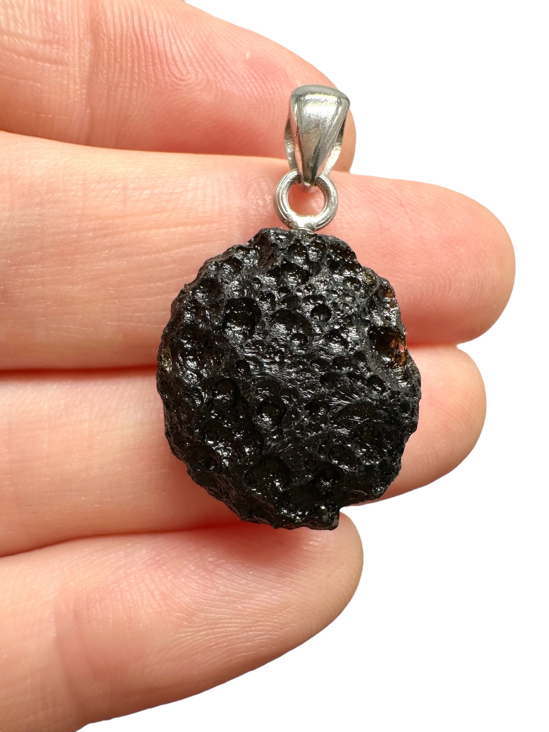 Silver indochinite pendant 3,3g
