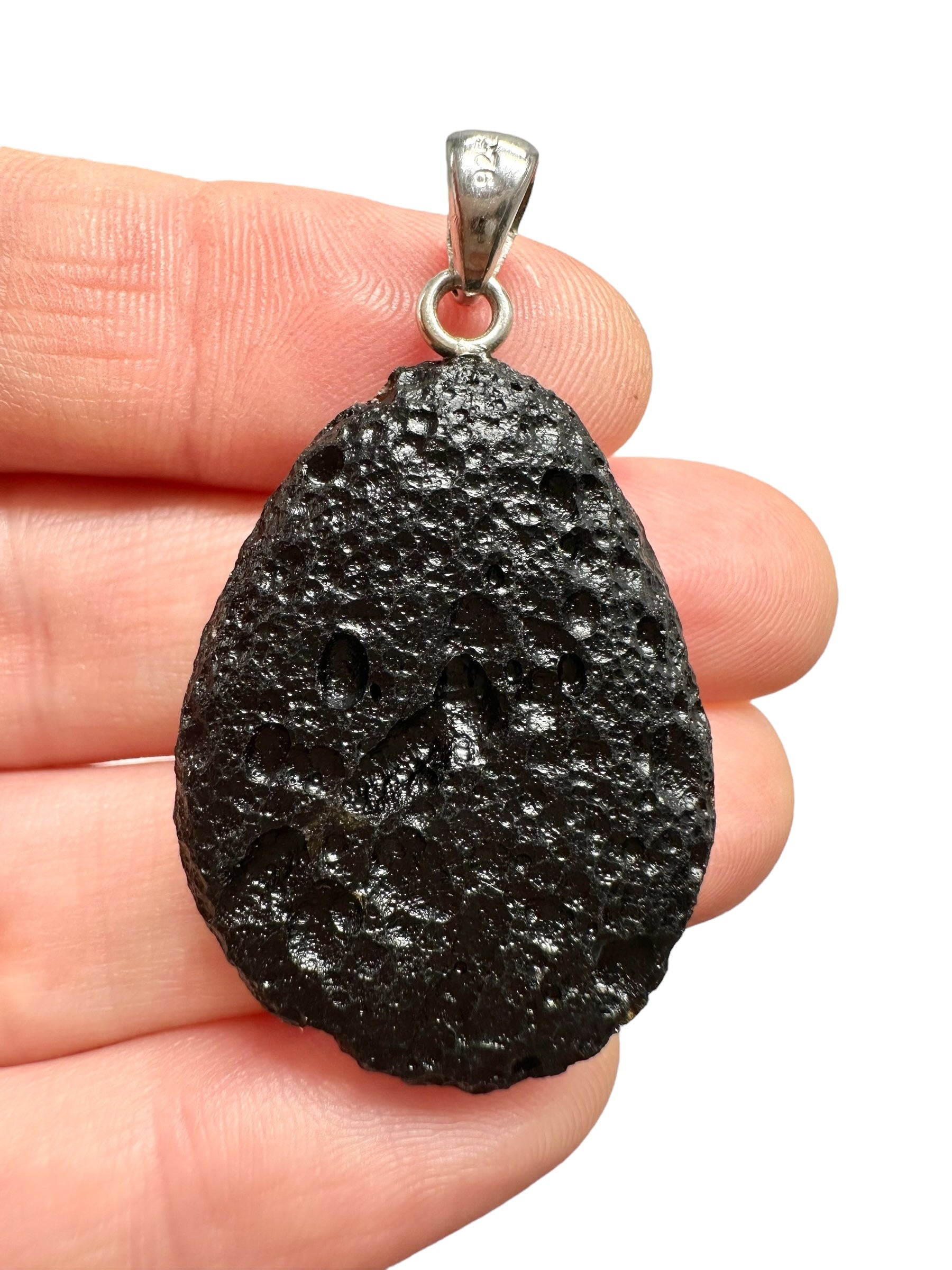 Silver indochinite pendant 7,6g