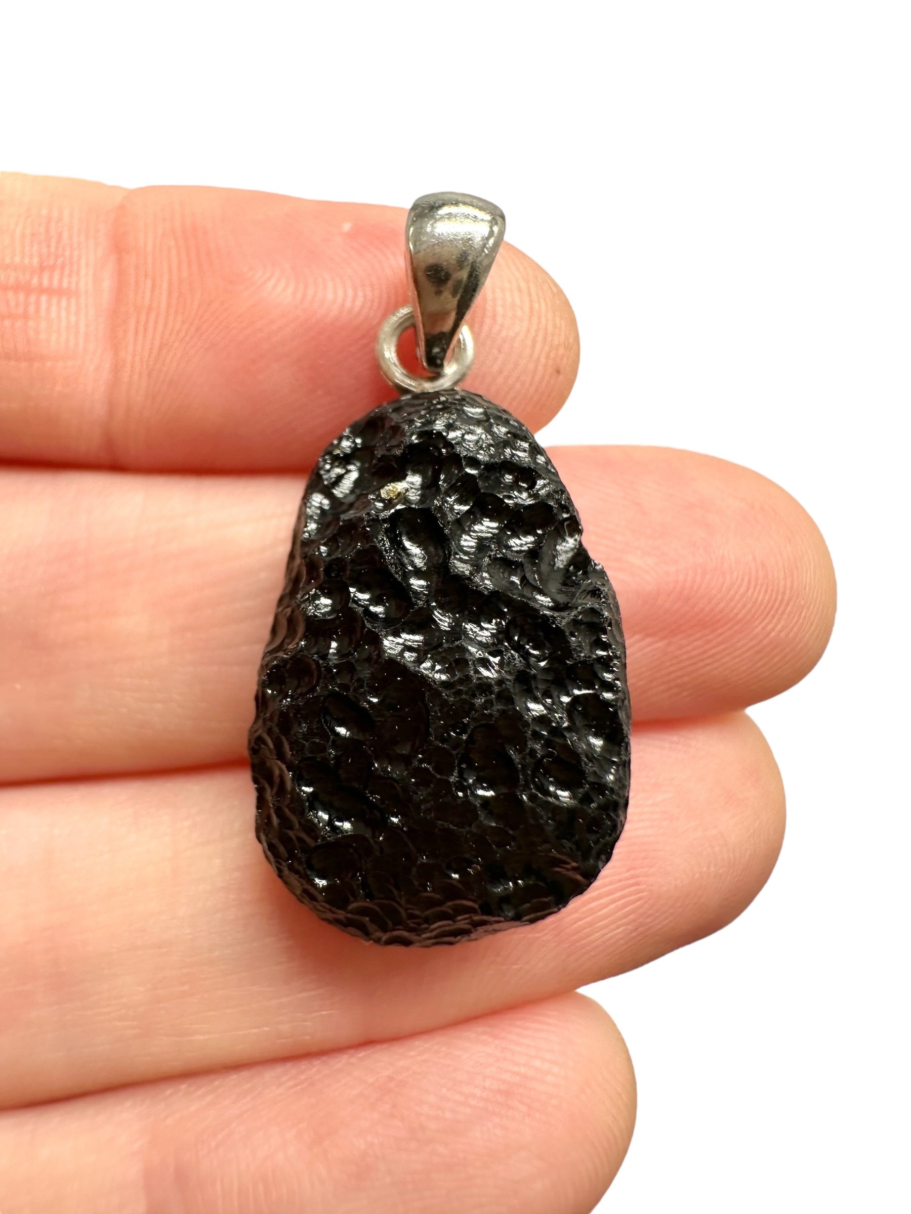 Silver indochinite pendant 4,4g