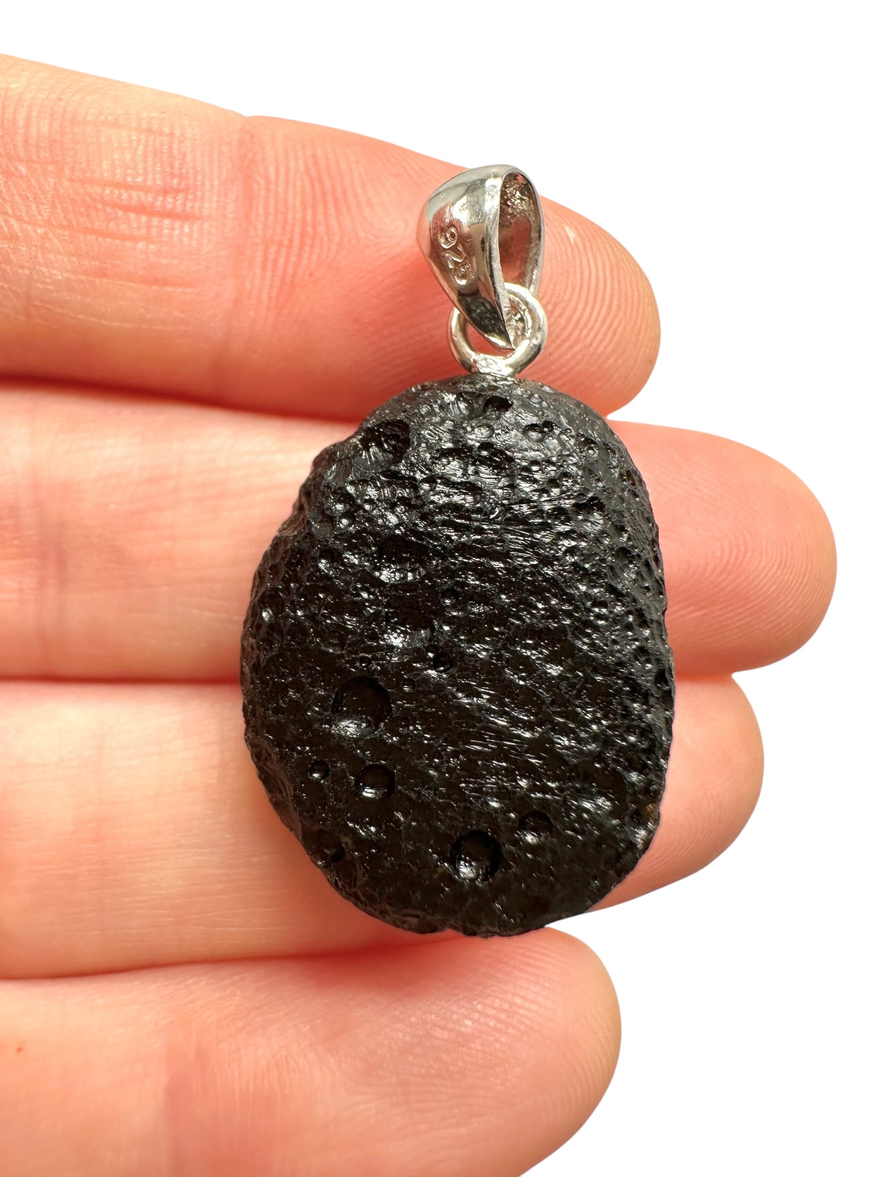 Silver indochinite pendant 5,4g