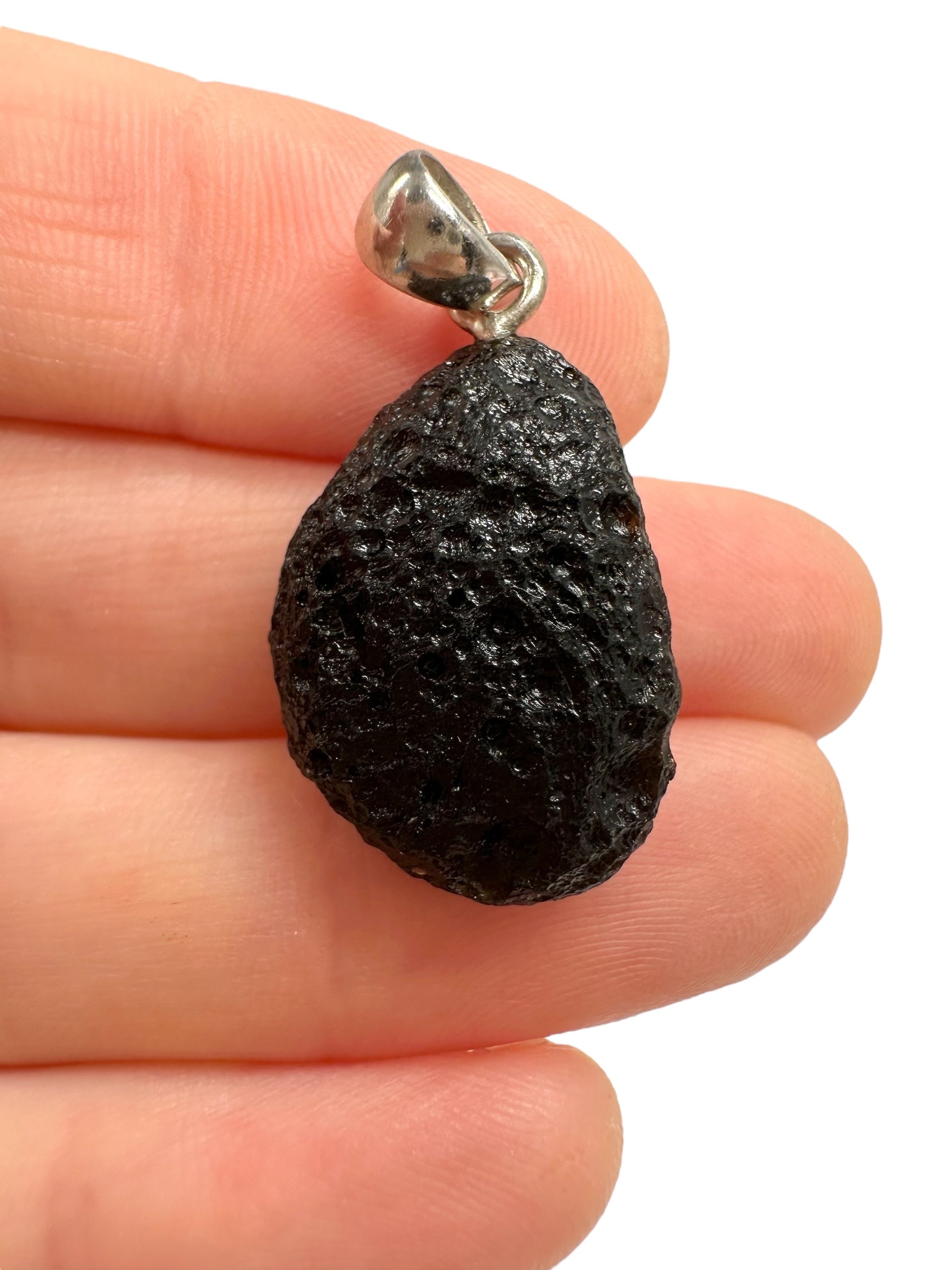 Silver indochinite pendant 3,5g