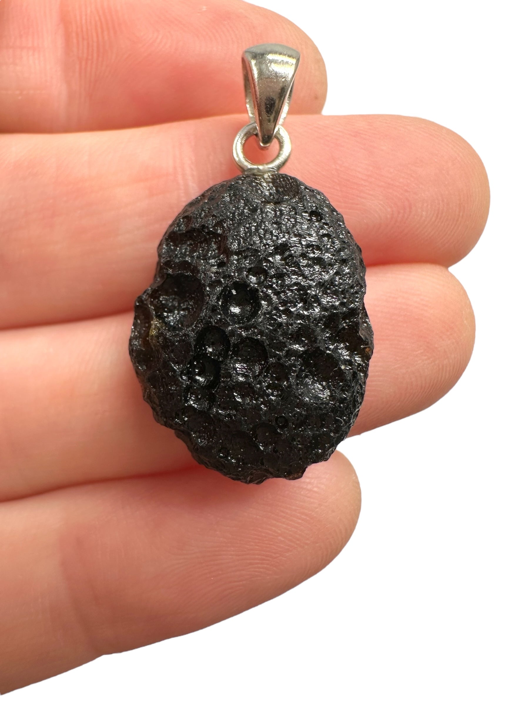 Silver indochinite pendant 3,2g