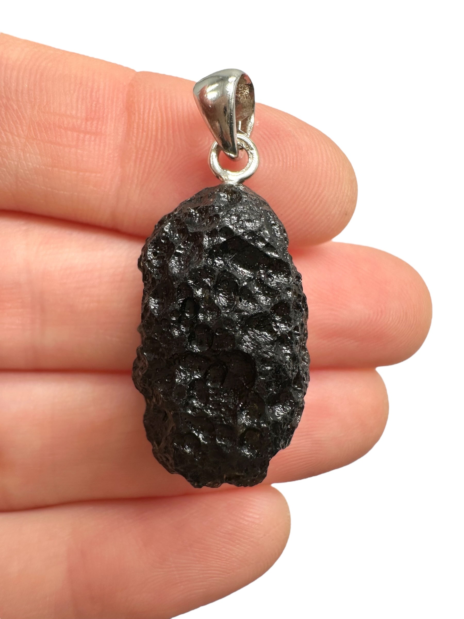 Silver indochinite pendant 5,8g