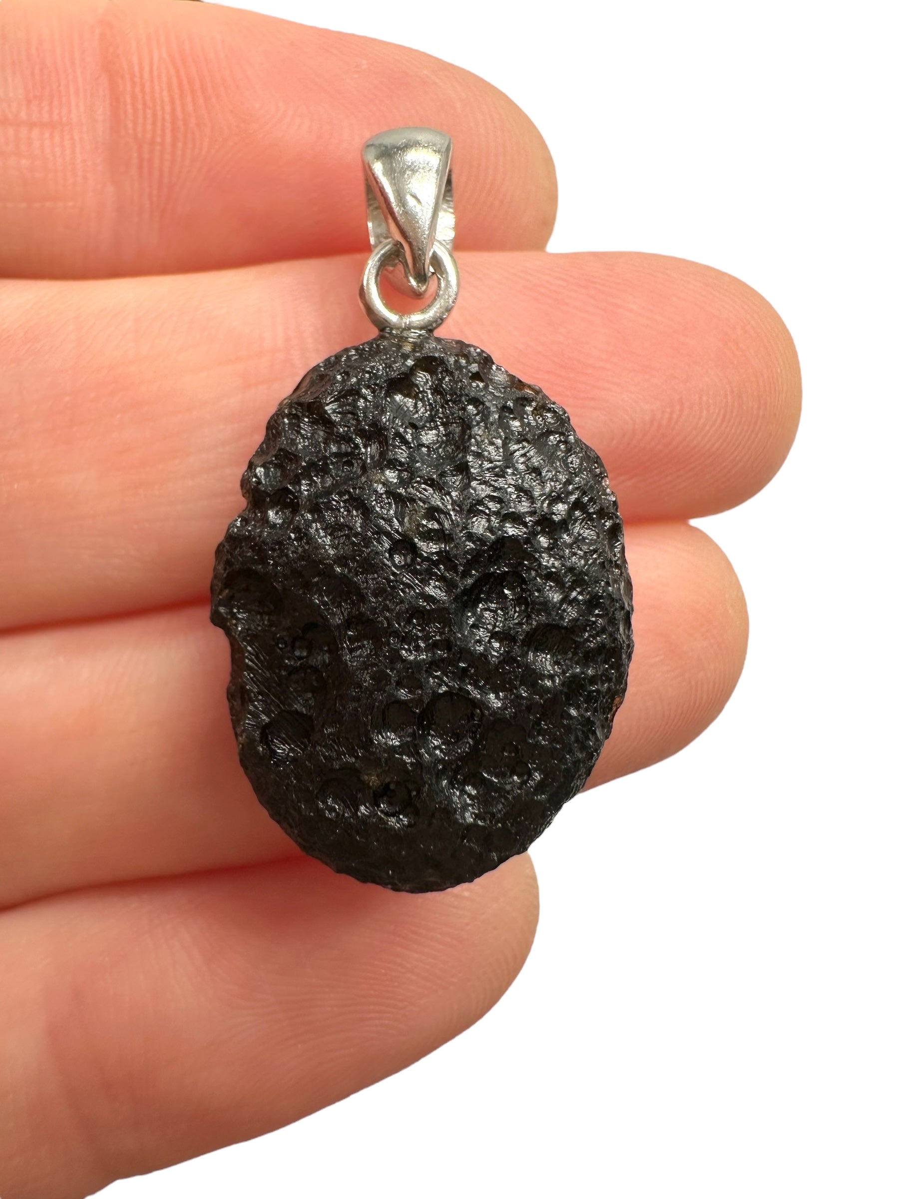 Silver indochinite pendant 3,7g