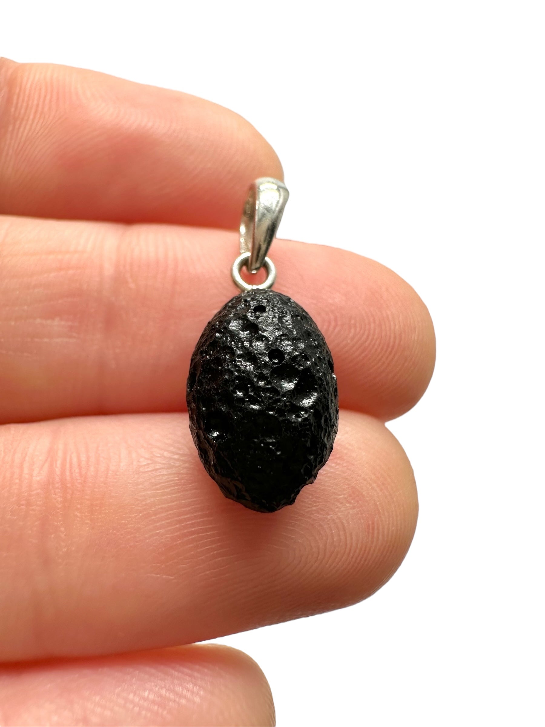 Silver indochinite pendant 1,1g