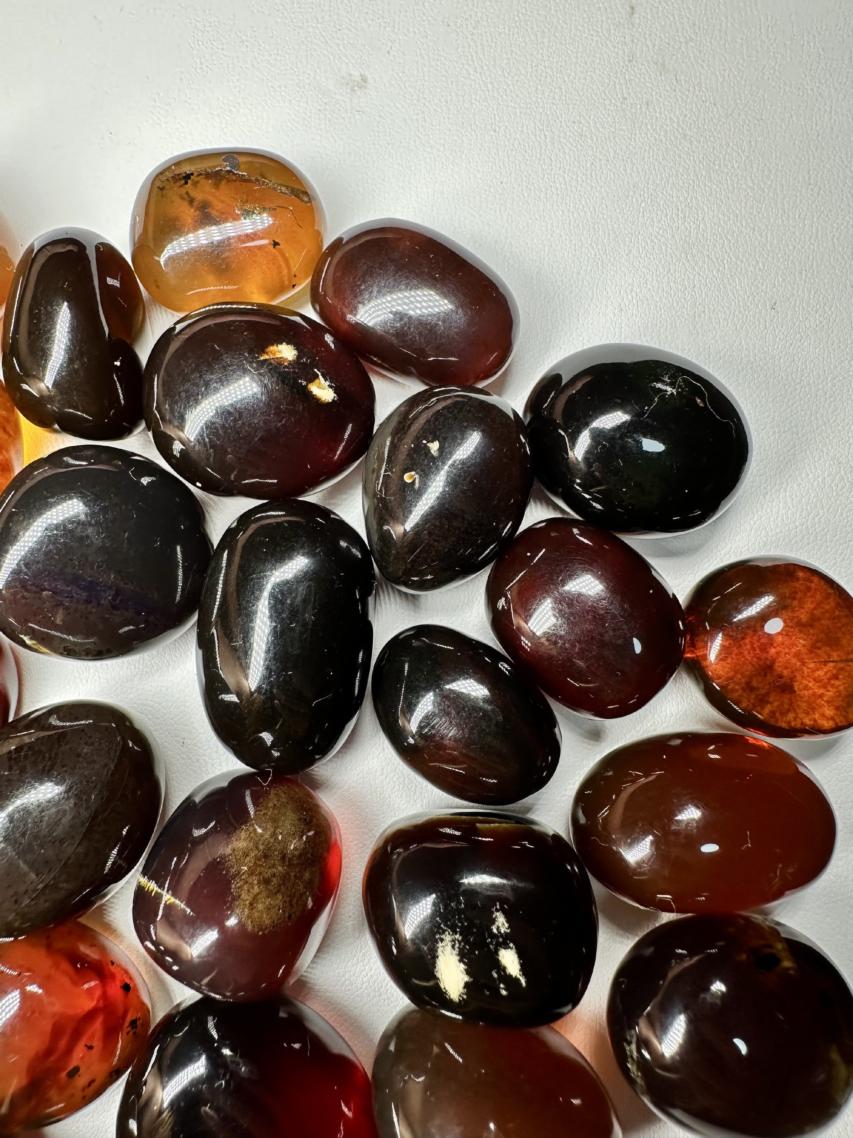 Tumbled amber – Indonesia – 200g / random selection - JVEL02