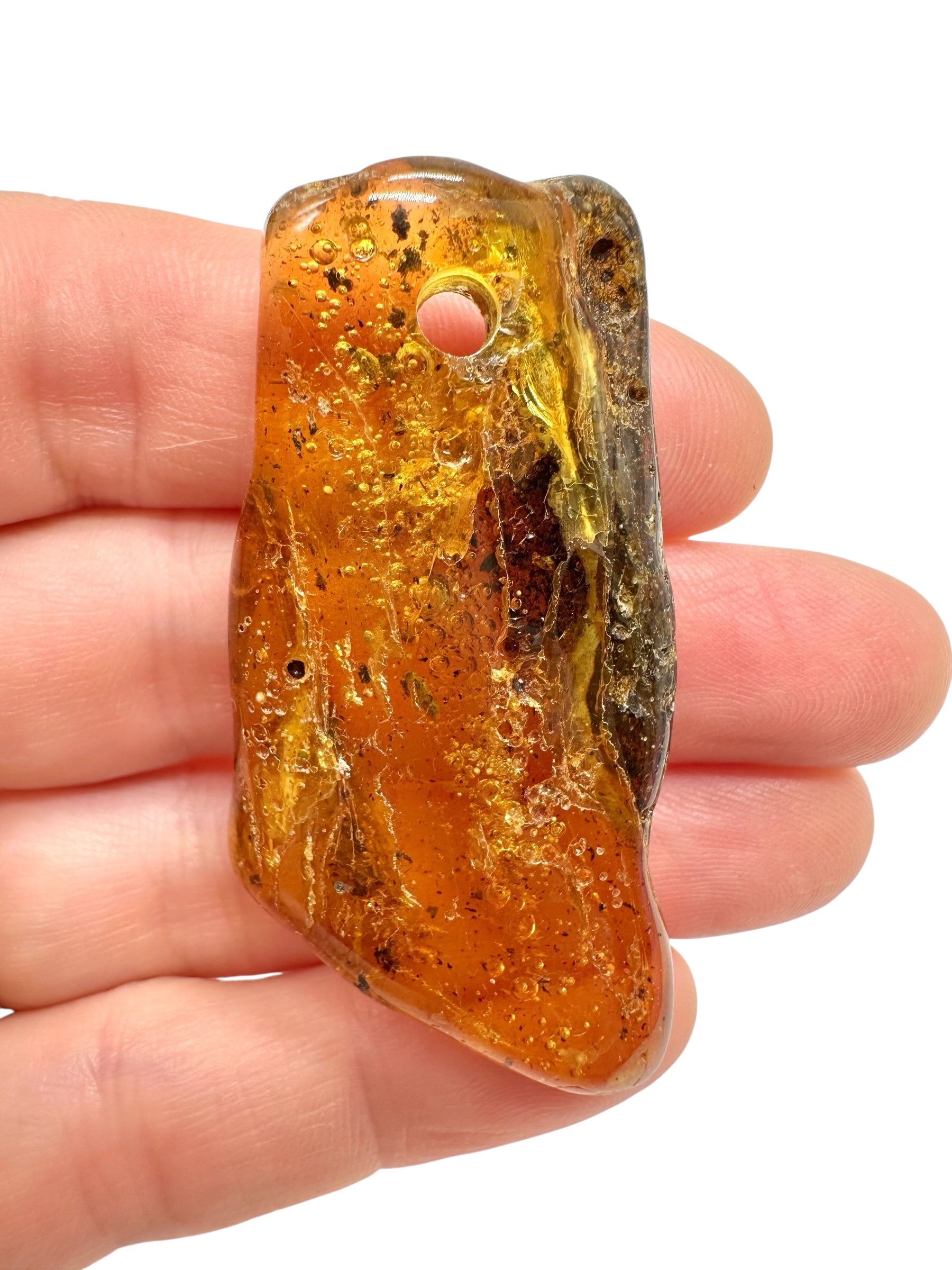 Amber with a drilled hole for hanging 7,8g – Lithuania - JND33