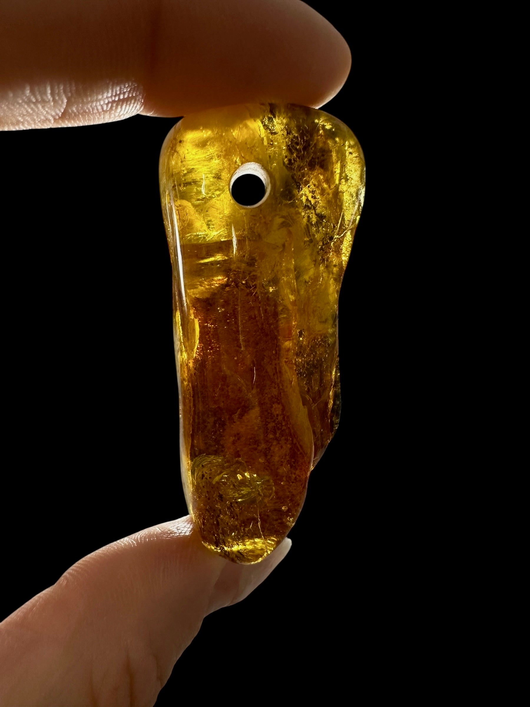 Amber with a drilled hole for hanging 10,2g – Lithuania - JND36
