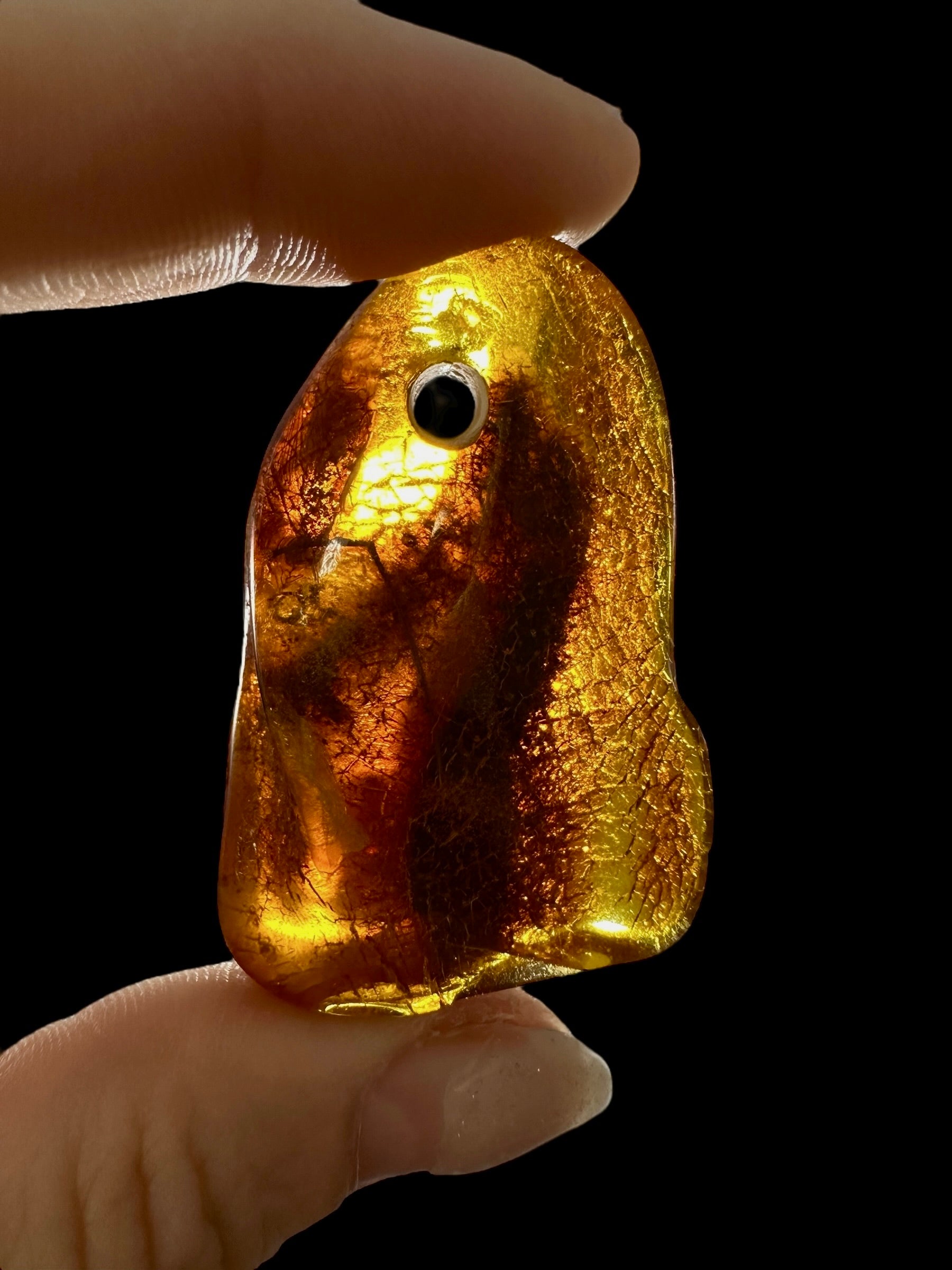 Amber with a drilled hole for hanging 9,8g – Lithuania - JND37