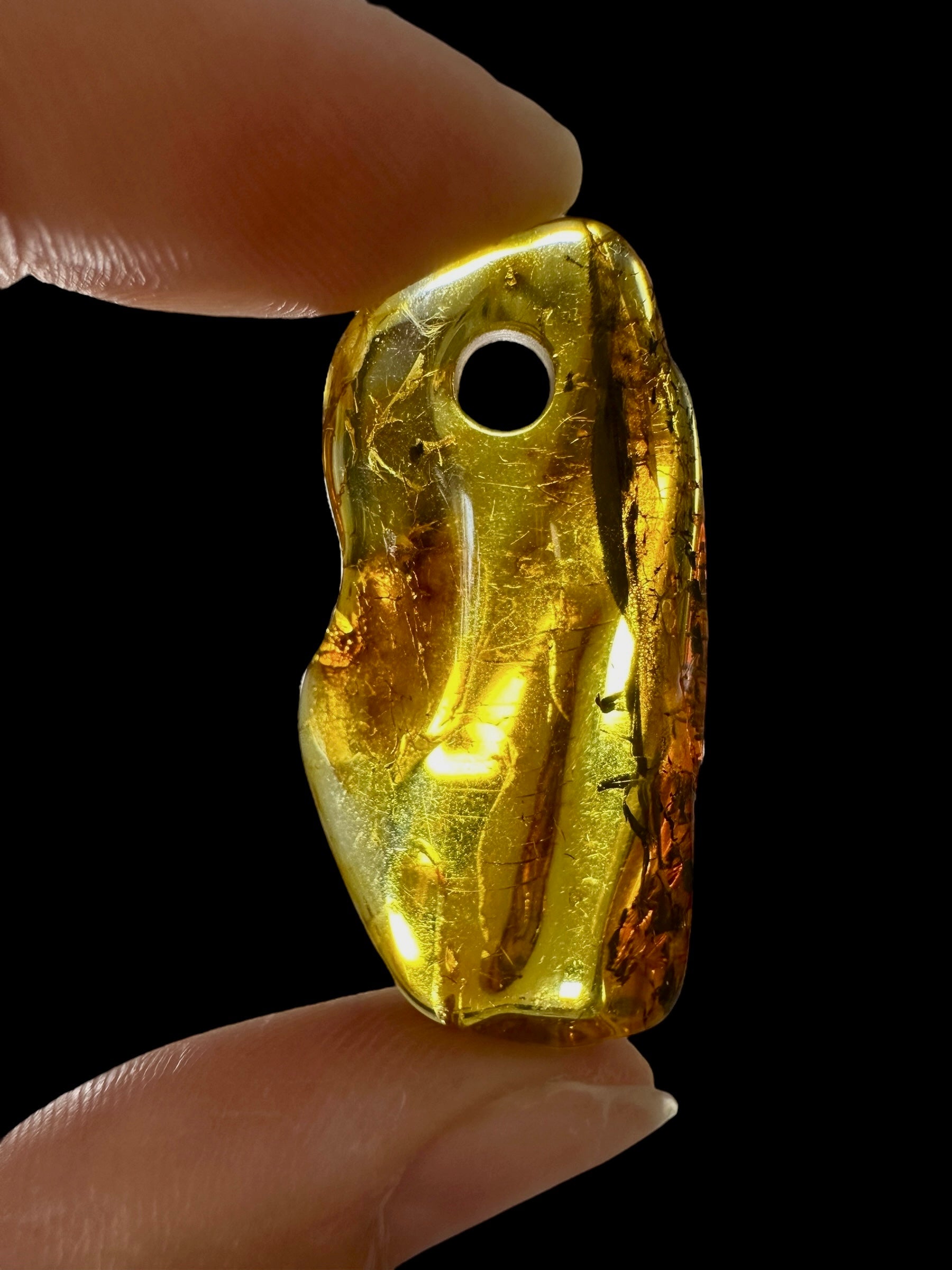 Amber with a drilled hole for hanging 3g – Lithuania - JND38