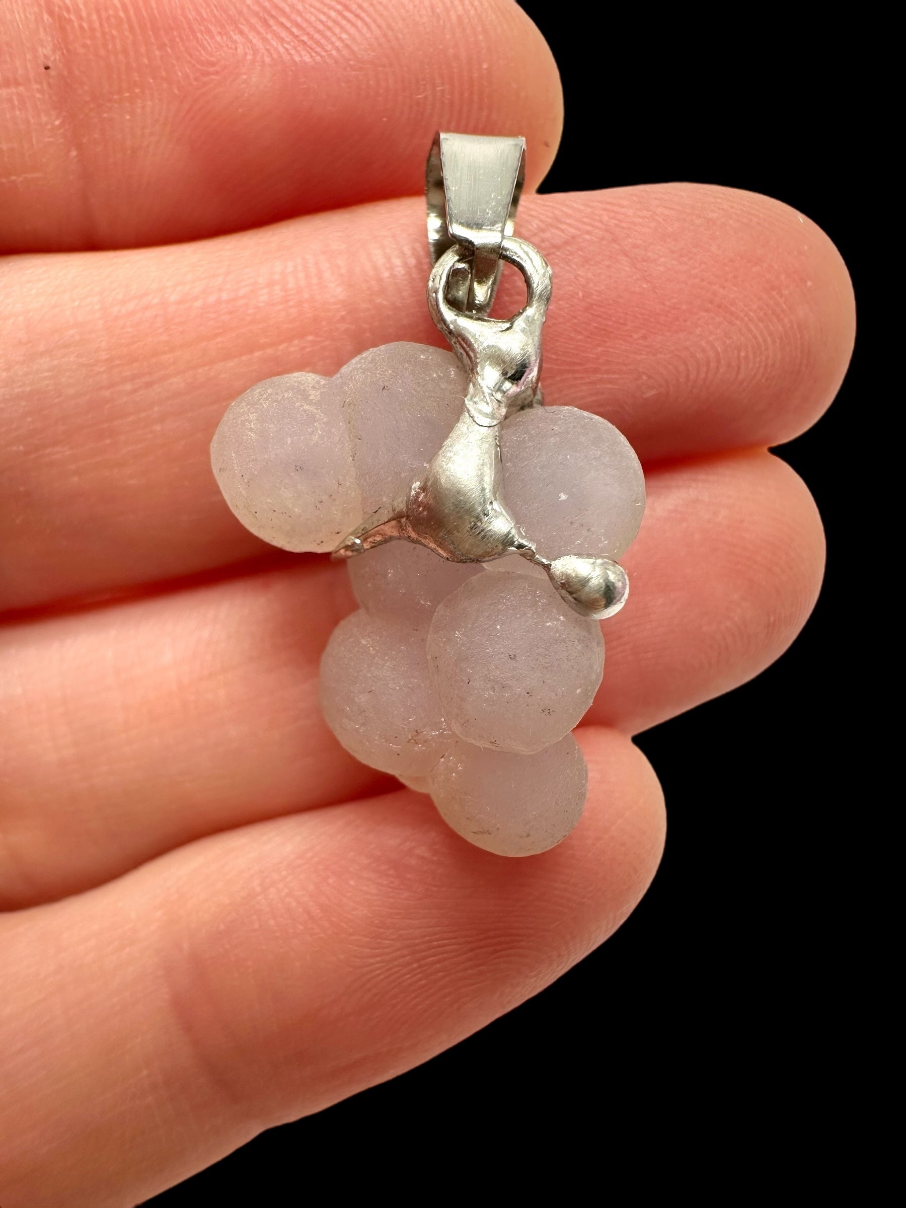 Grape chalcedony pendant - P/HCH89