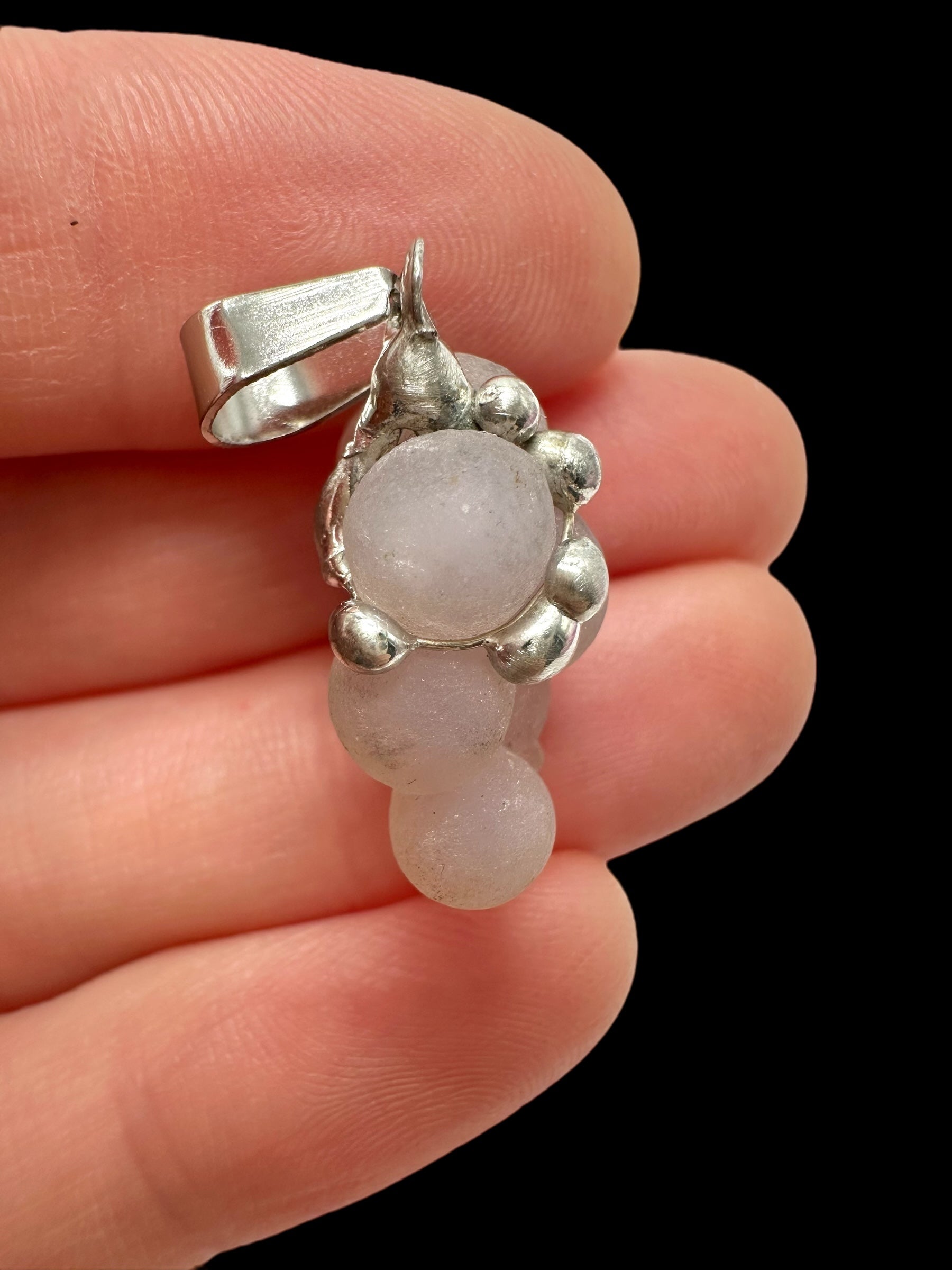 Grape chalcedony pendant - P/HCH89