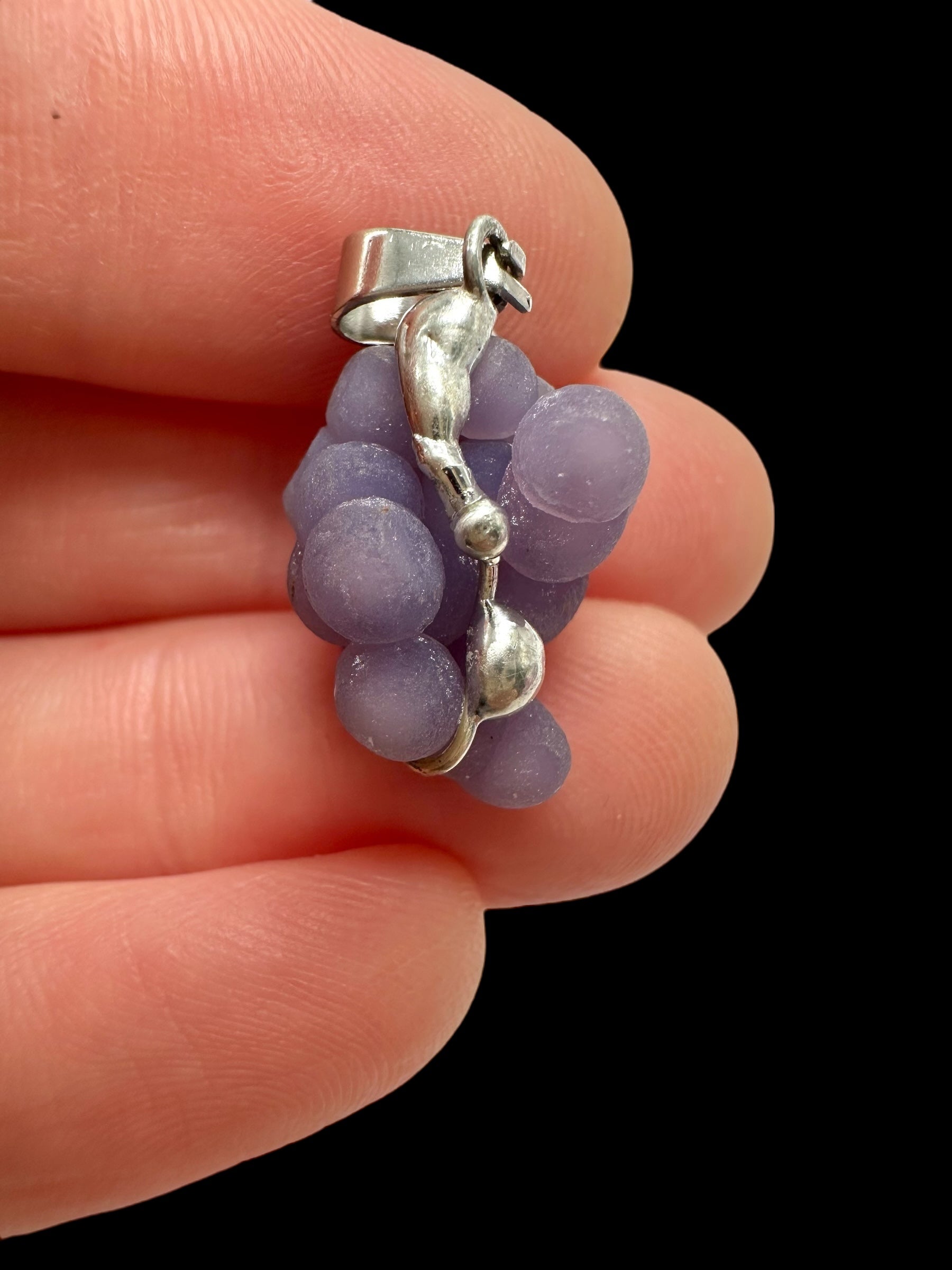 Grape chalcedony pendant - P/HCH91
