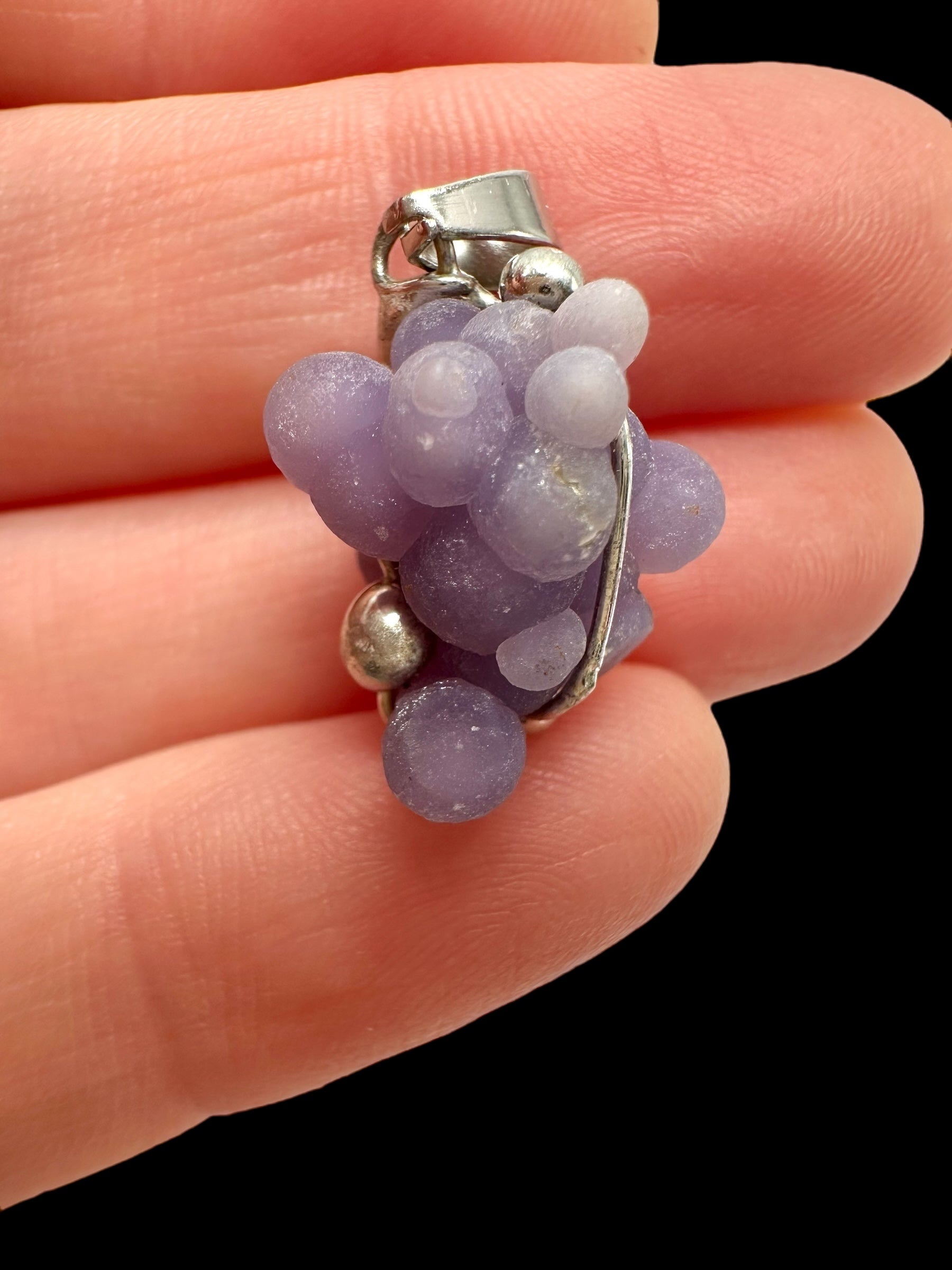Grape chalcedony pendant - P/HCH91