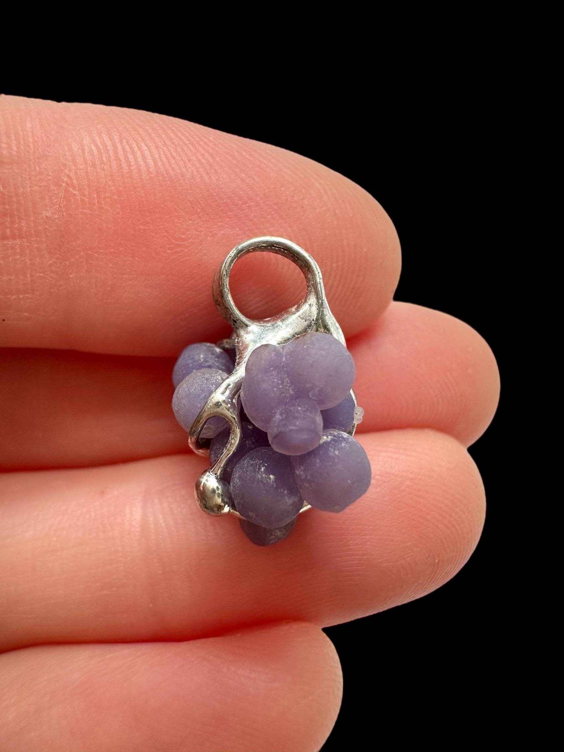 Grape chalcedony pendant - P/HCH92