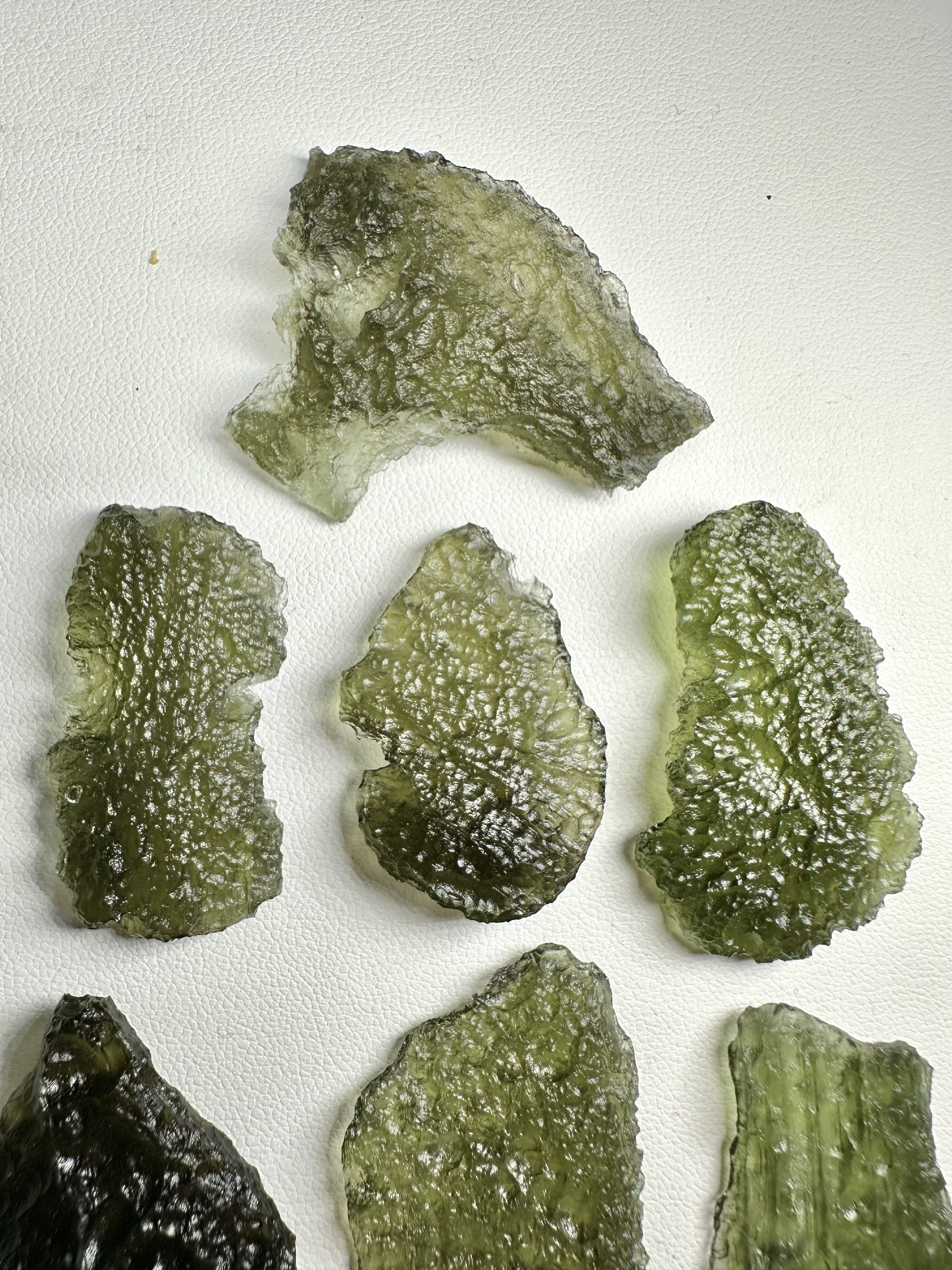 Undamaged thin Moldavites – 34,4g - VVEL55