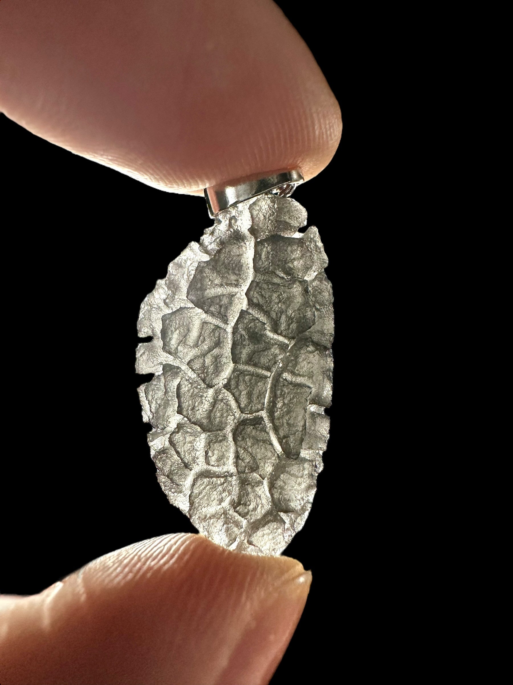 Pendant made from carpathian obsidian 2,9g - P/OB13