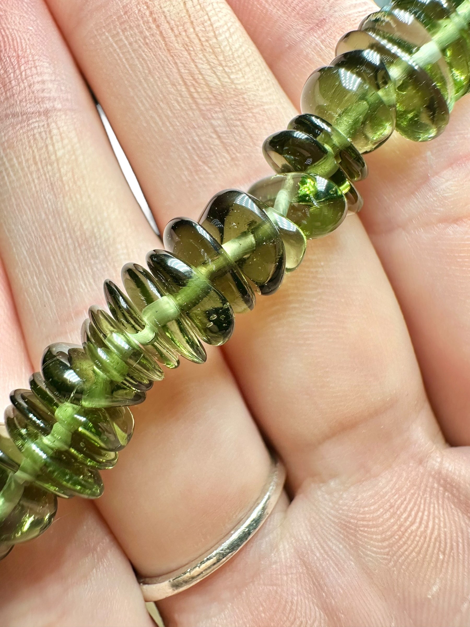 Bracelet made of tumbled moldavites - N/V012