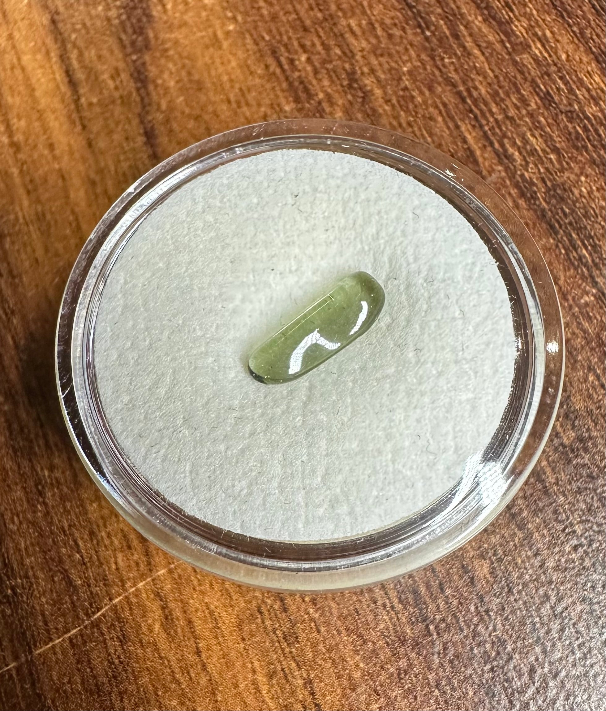 Tumbled moldavite 0,6ct - TV006