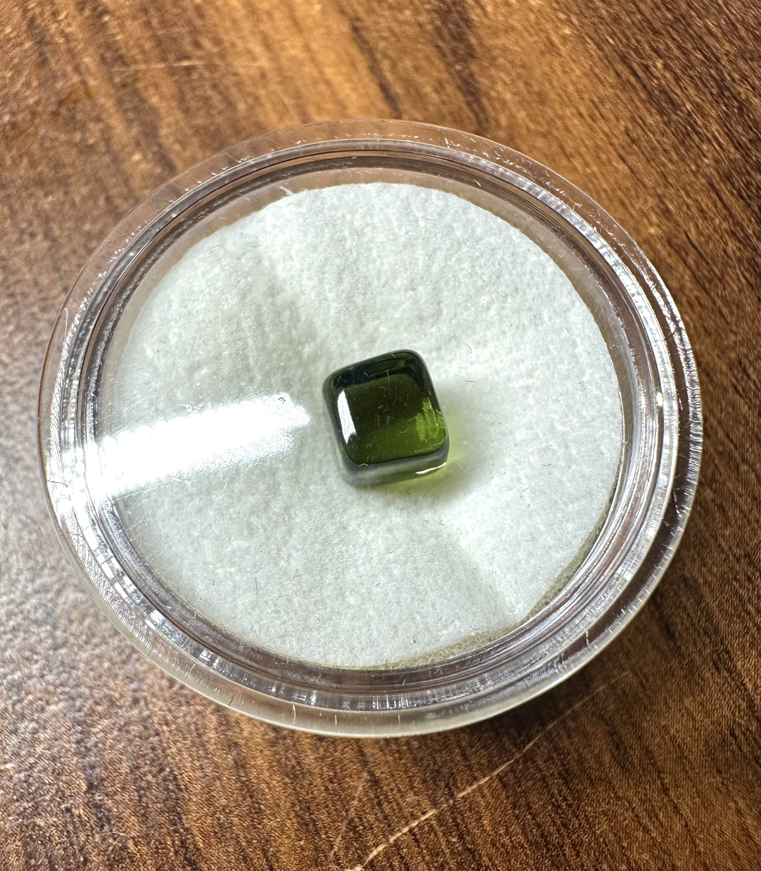 Tumbled moldavite 1,87ct - TV010