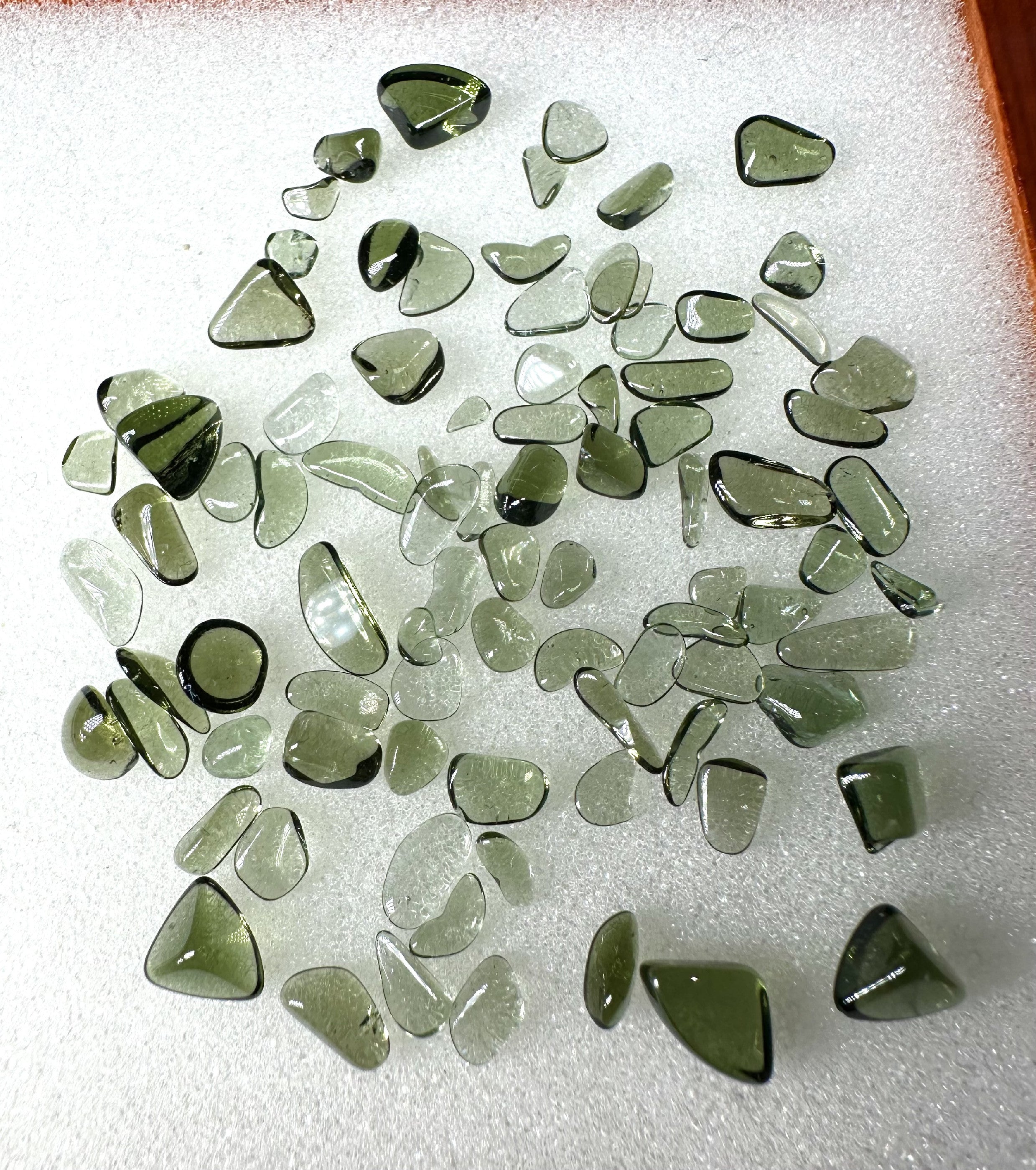 Tumbled moldavites 40ct - TV018