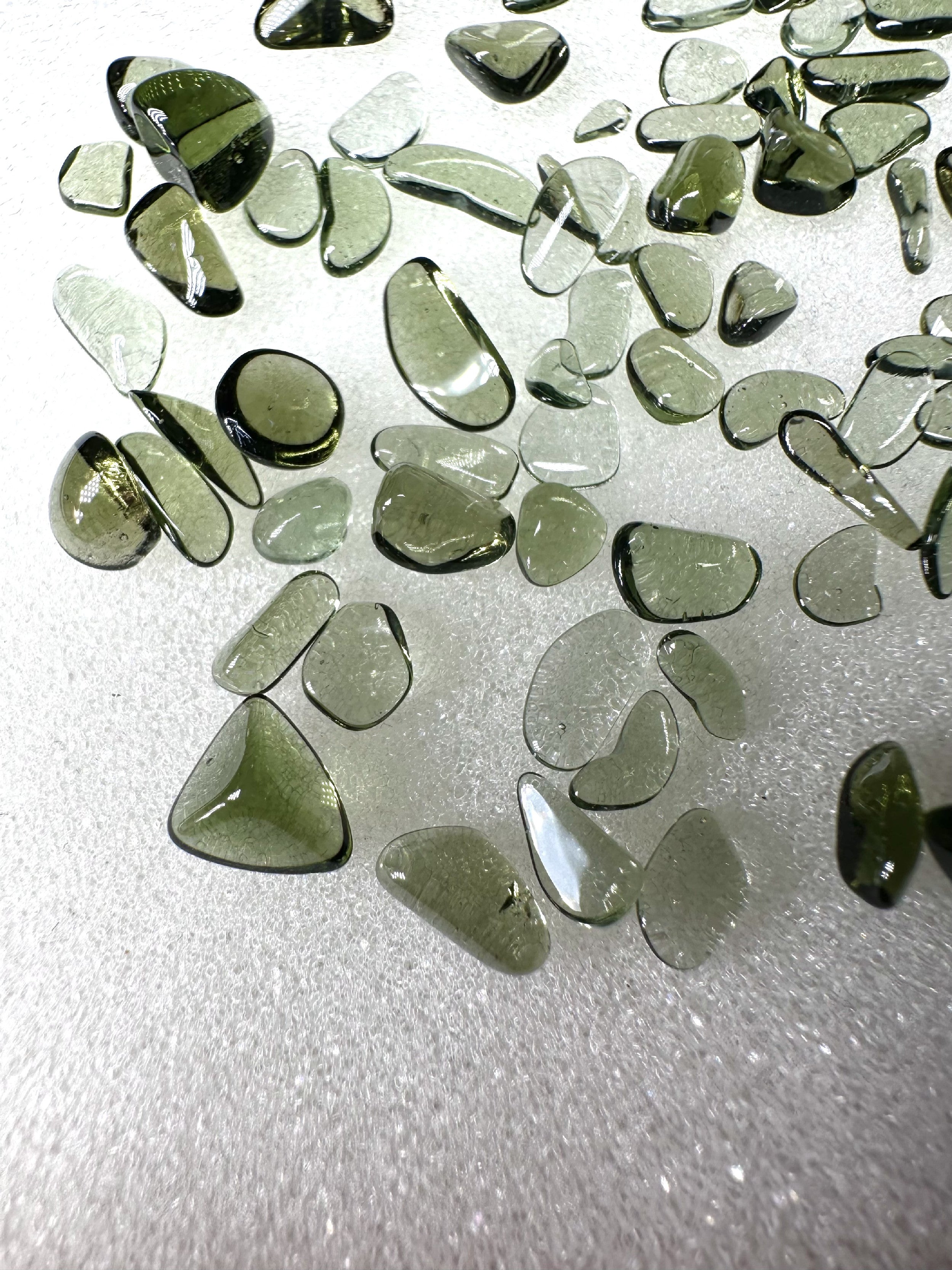 Tumbled moldavites 40ct - TV018