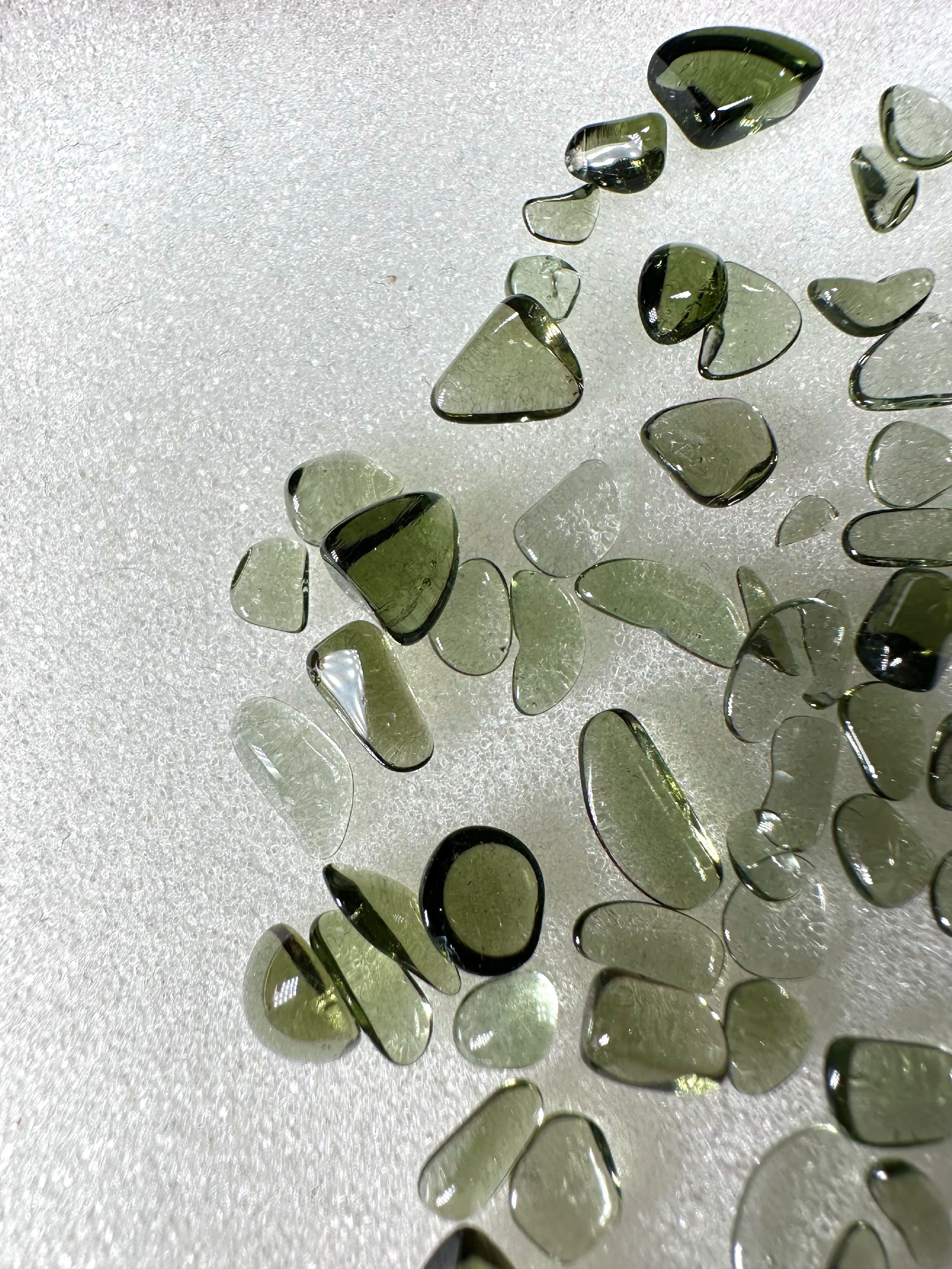 Tumbled moldavites 40ct - TV018