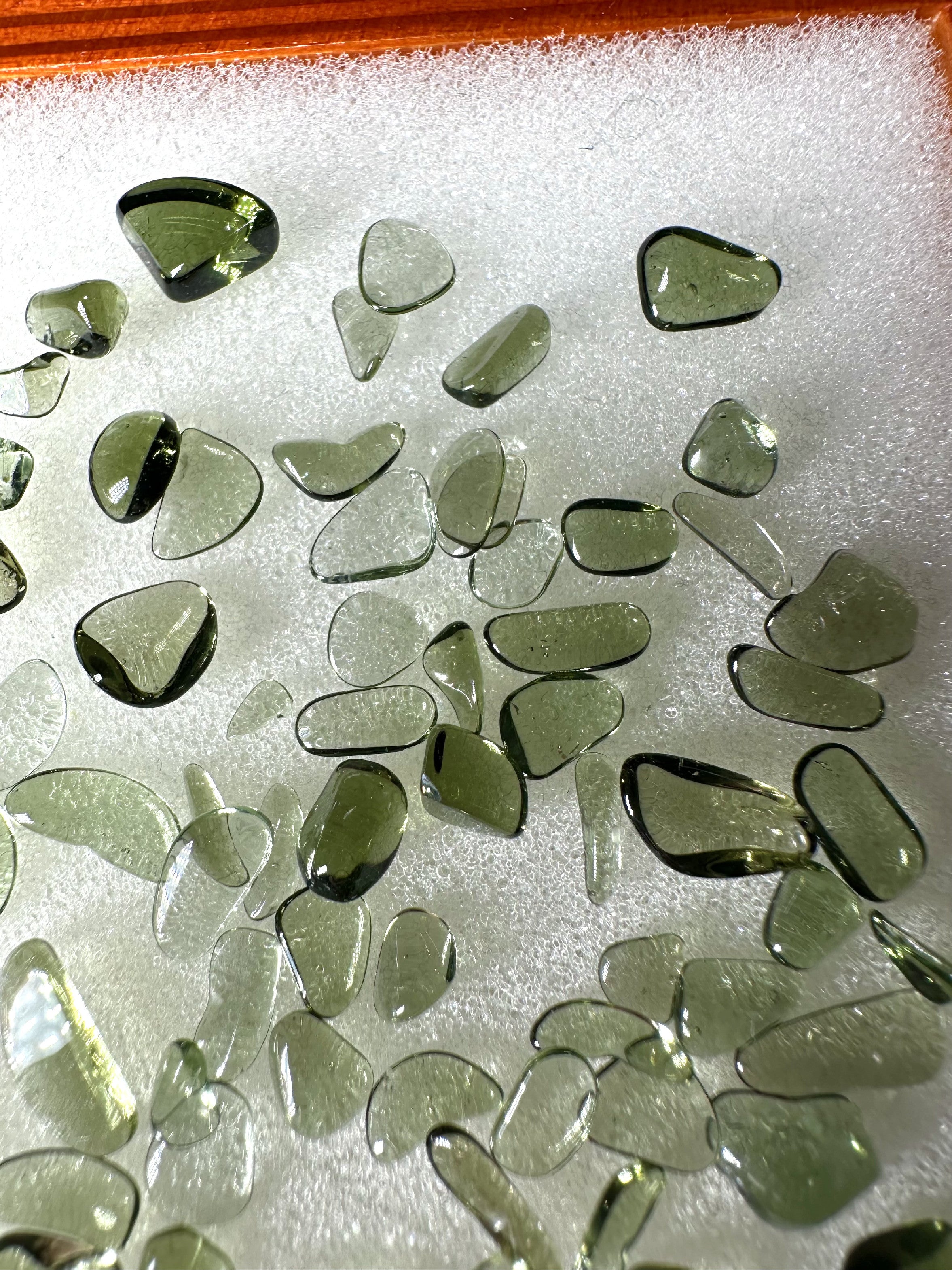Tumbled moldavites 40ct - TV018