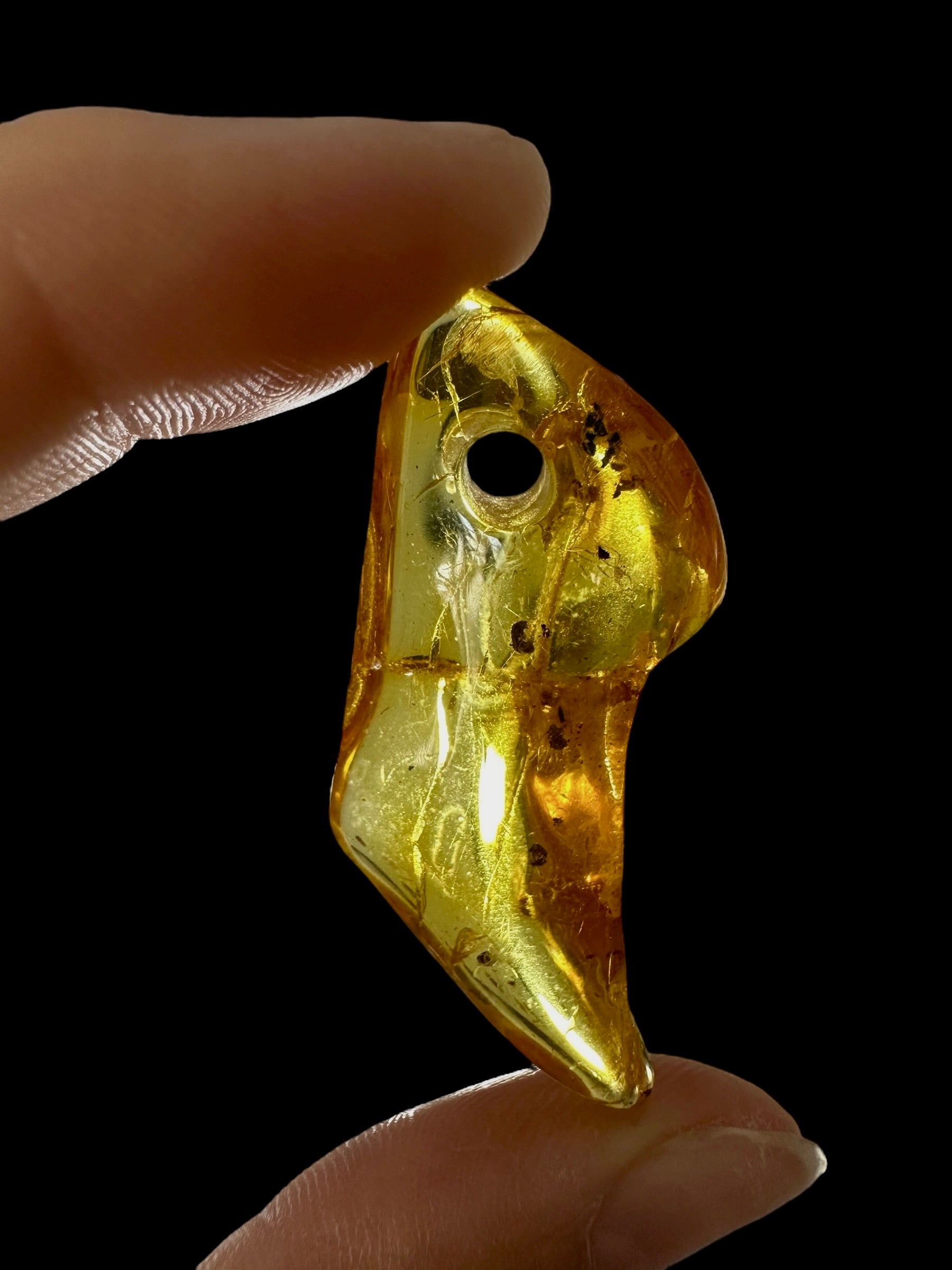 Amber with a drilled hole for hanging 3,9g – Lithuania - JND40