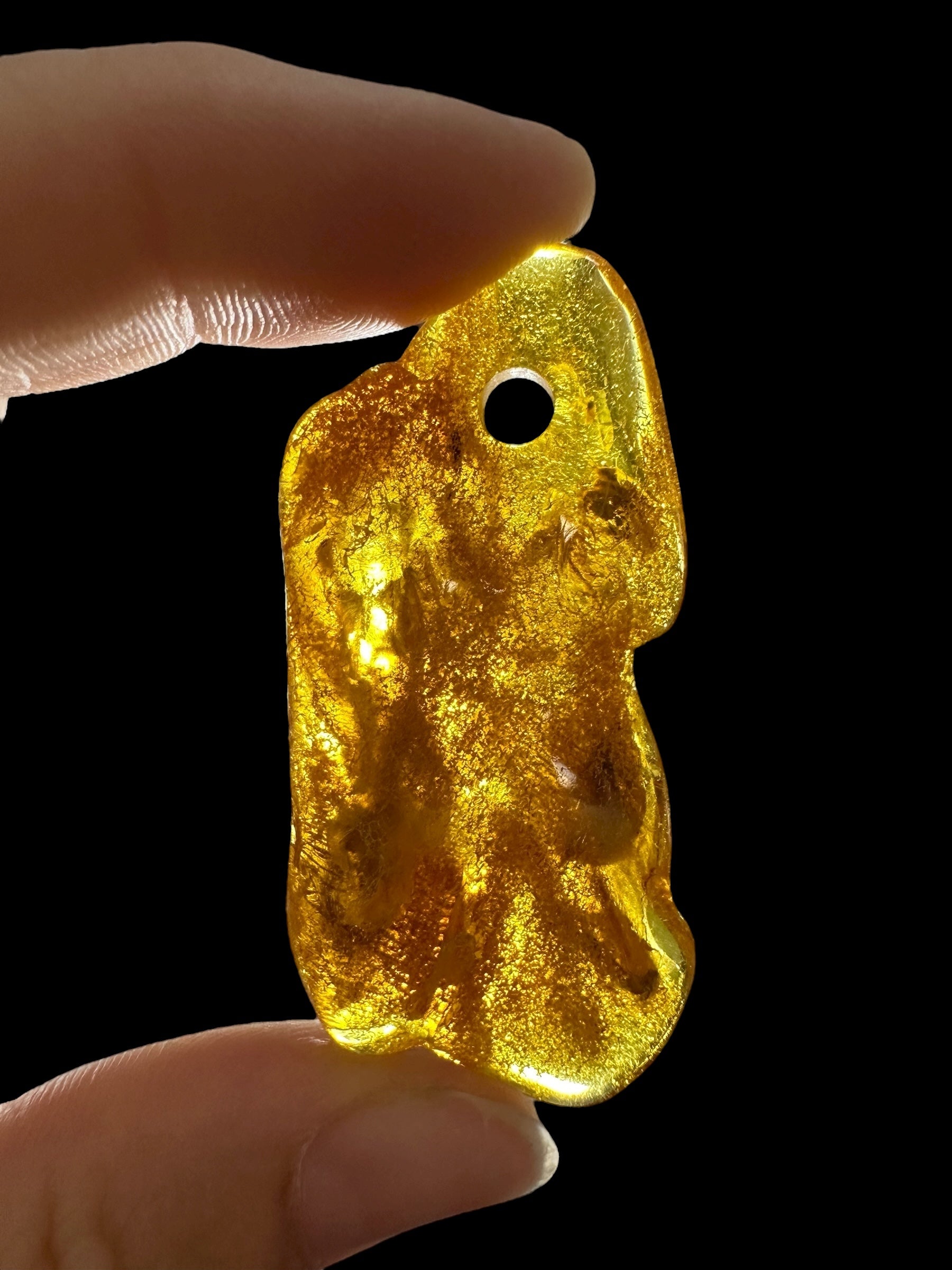 Amber with a drilled hole for hanging 4,5g – Lithuania - JND45