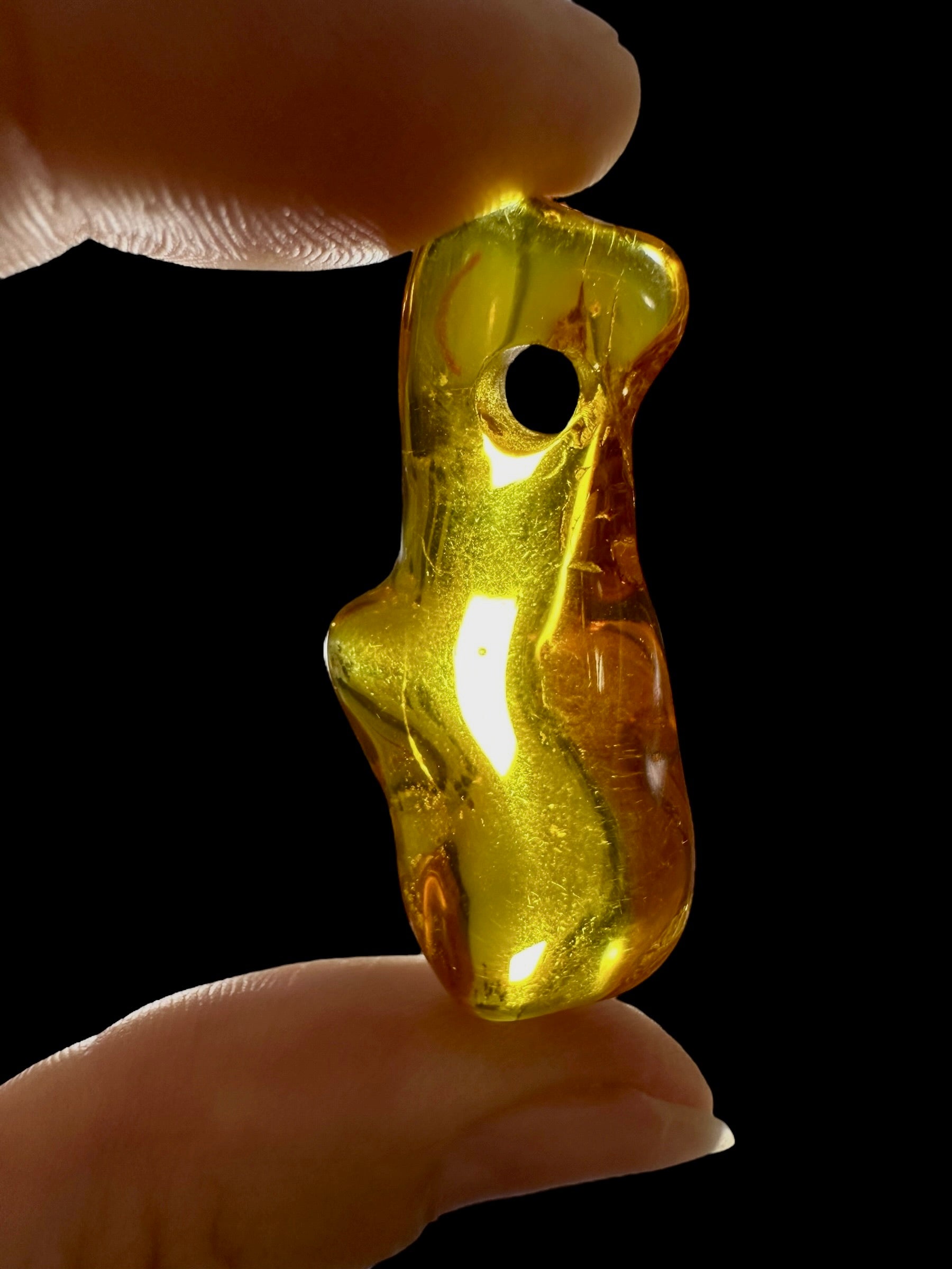 Amber with a drilled hole for hanging 2,4g – Lithuania - JND55