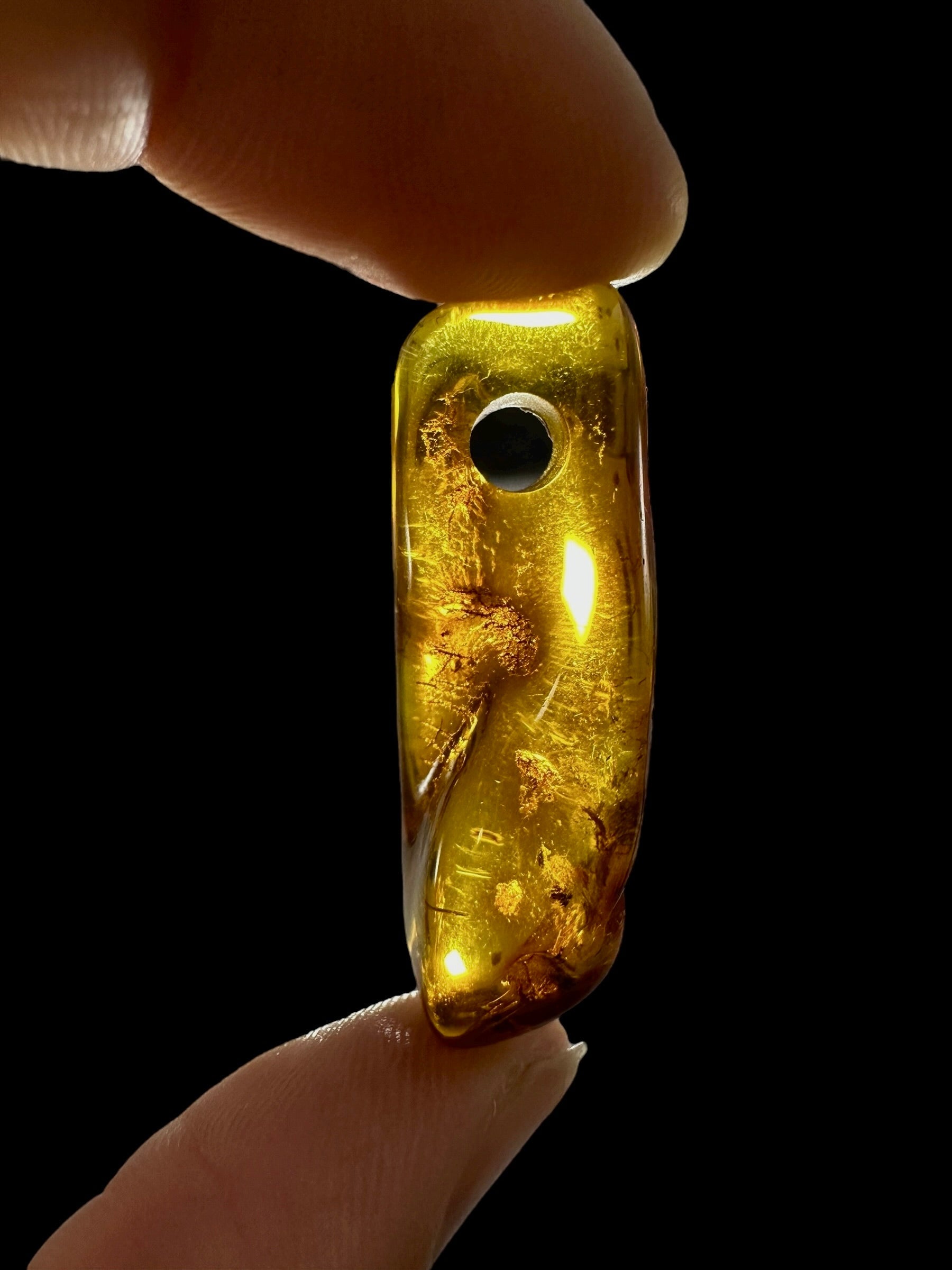 Amber with a drilled hole for hanging 3g – Lithuania - JND64