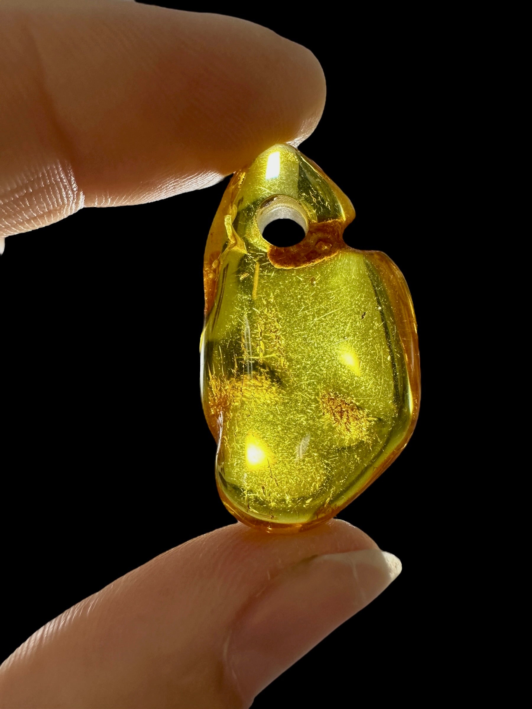 Amber with a drilled hole for hanging 2,8g – Lithuania - JND70