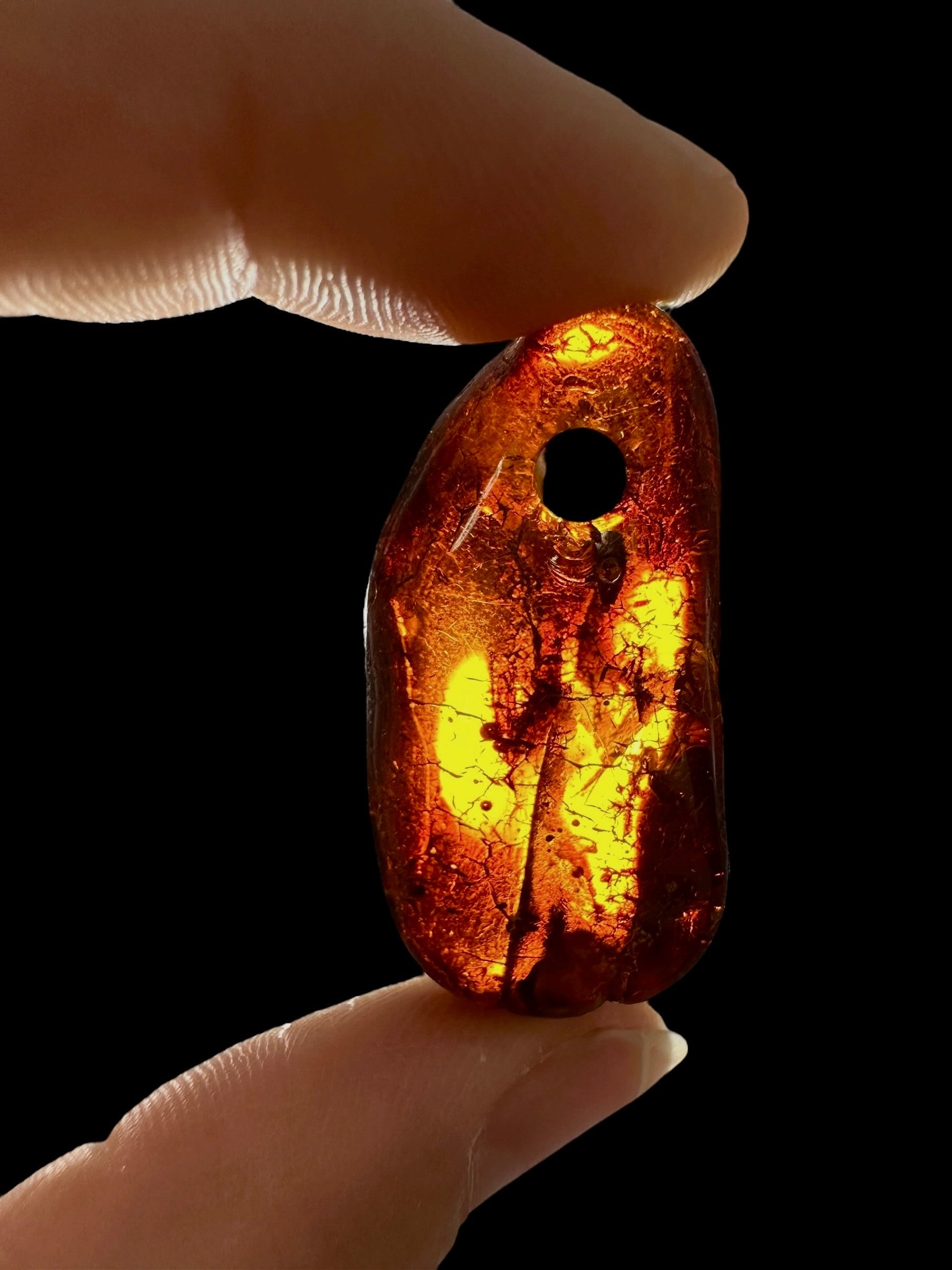 Amber with a drilled hole for hanging 3,7g – Lithuania - JND75