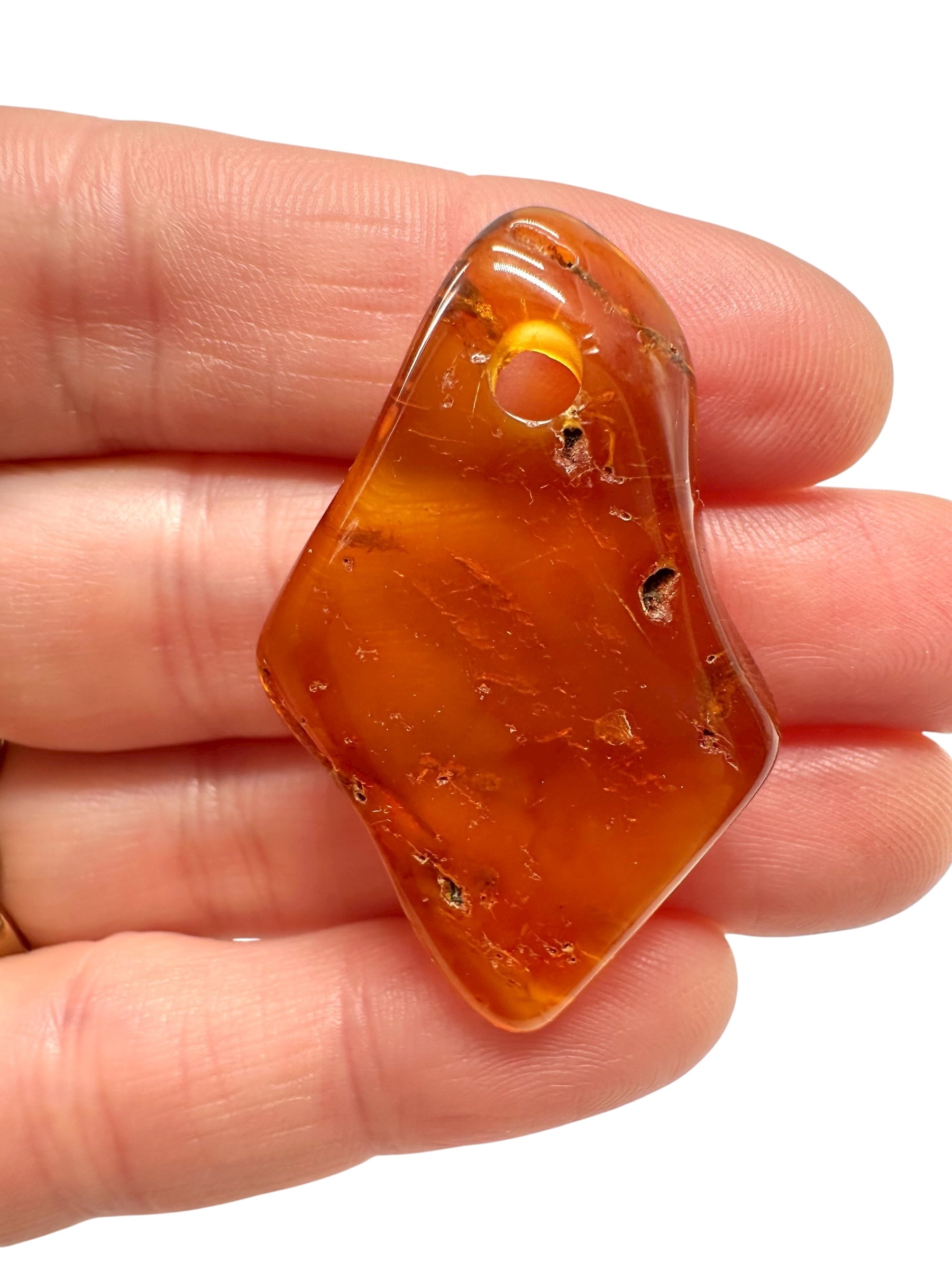 Amber with a drilled hole for hanging 3,6g – Lithuania - JND78