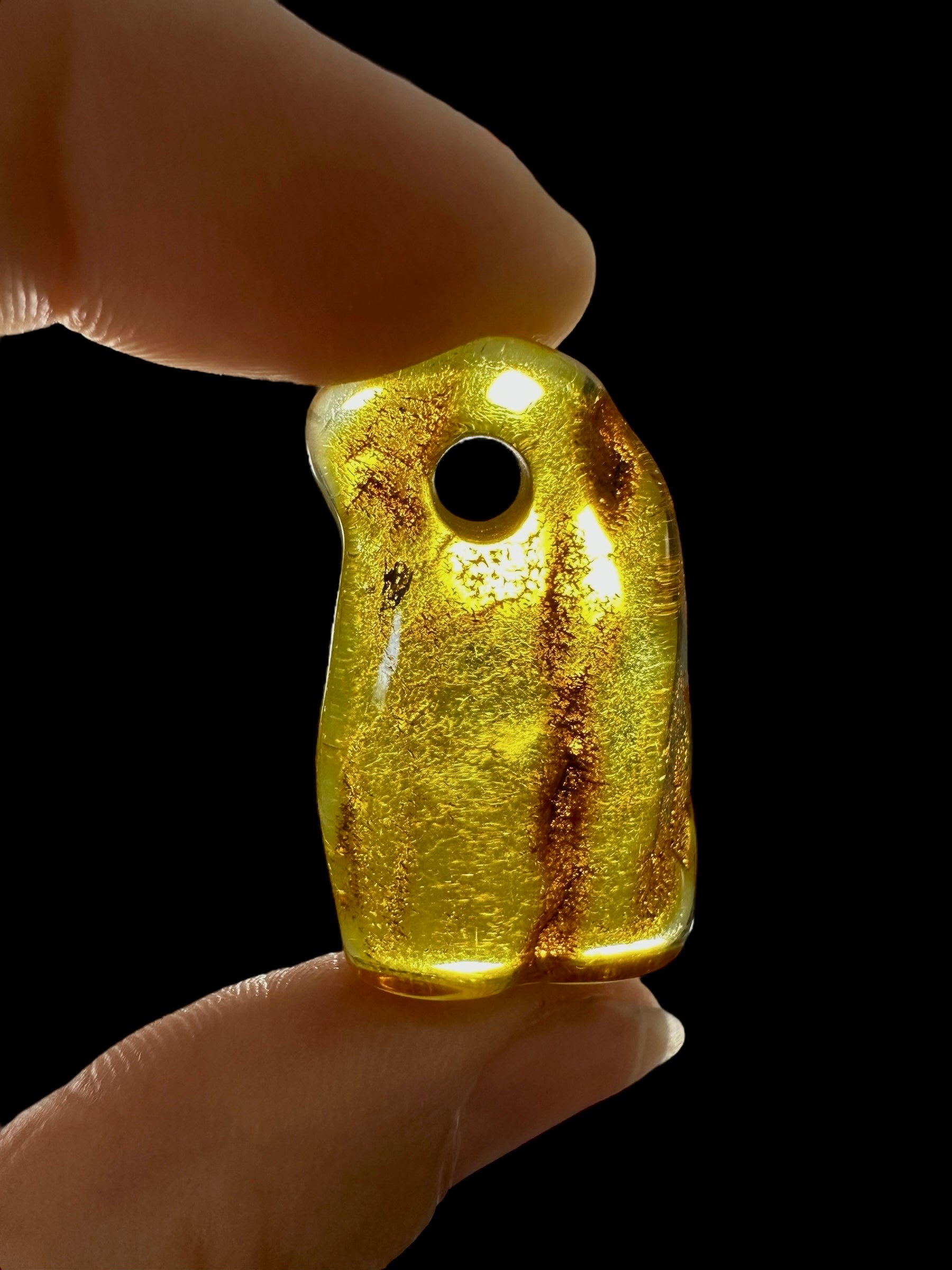 Amber with a drilled hole for hanging 3,2g – Lithuania - JND85