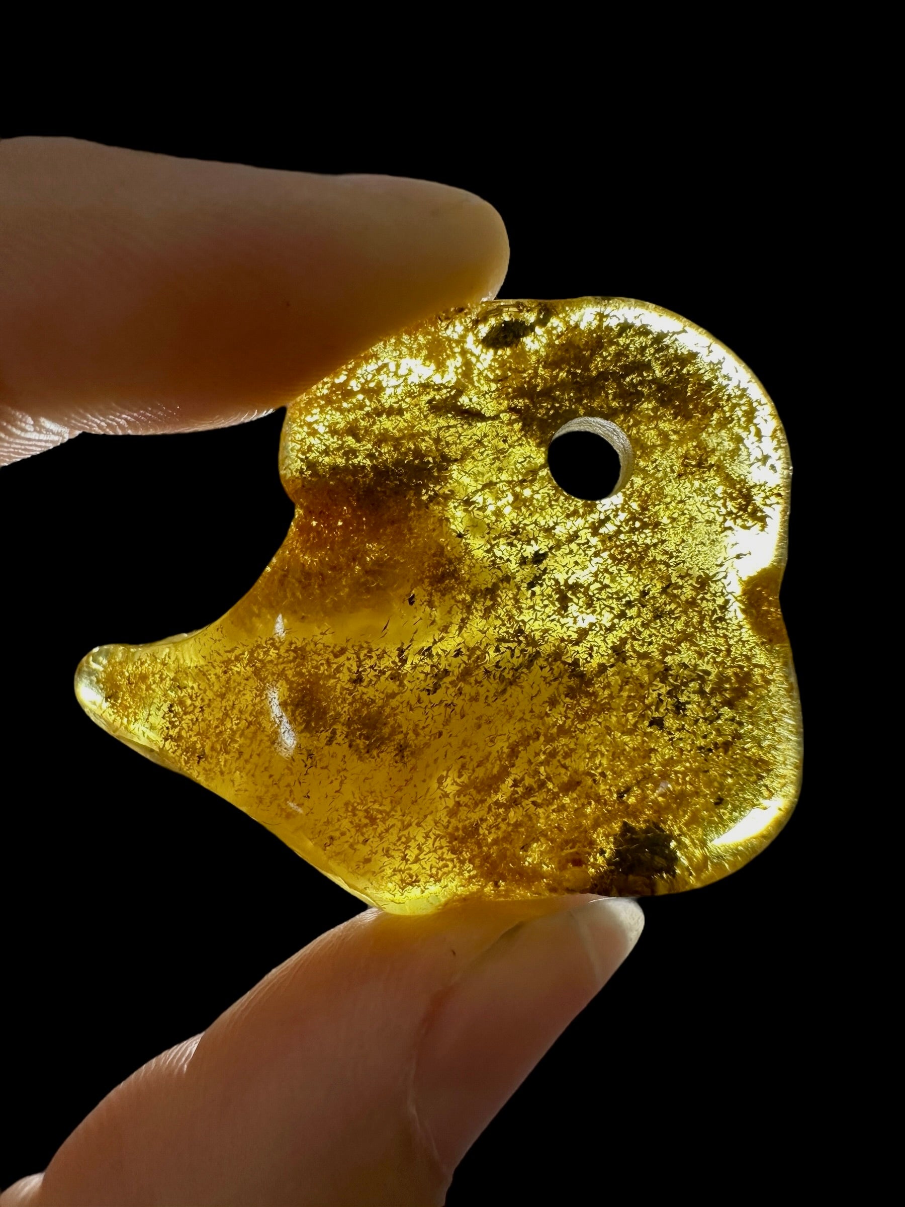 Amber with a drilled hole for hanging 3,7g – Lithuania - JND86