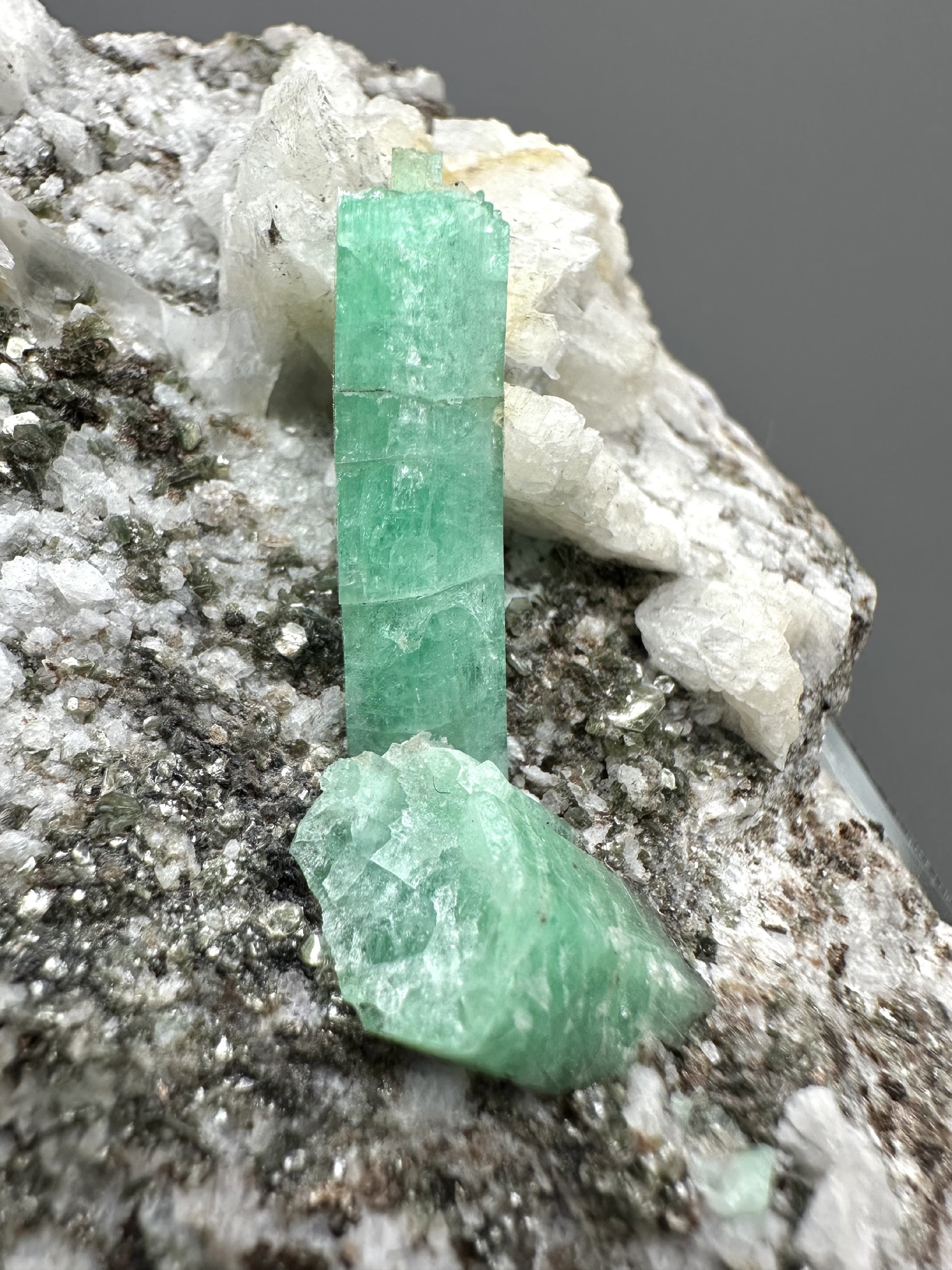 Emerald – Dayakou, China - SM007