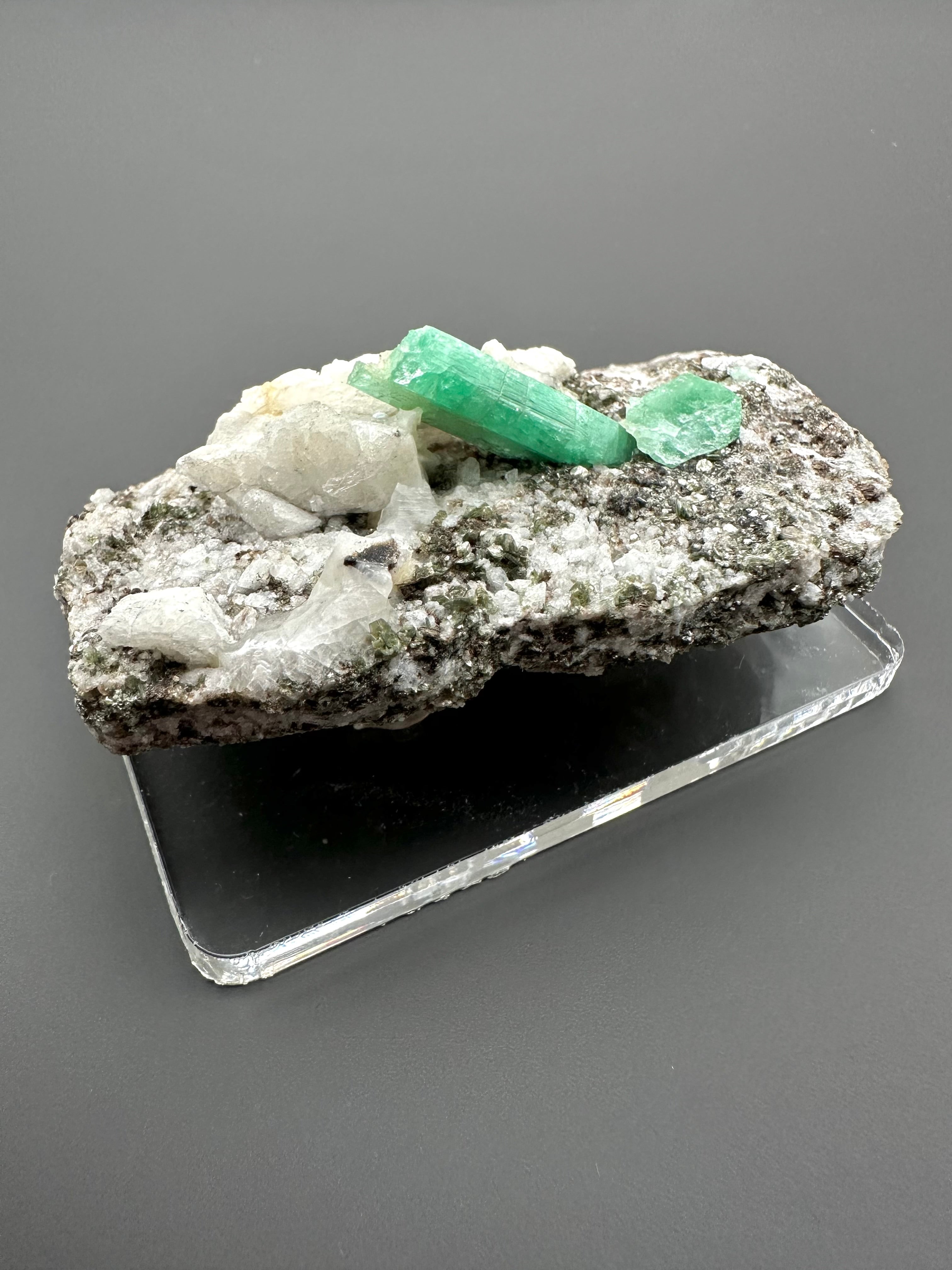 Emerald – Dayakou, China - SM007