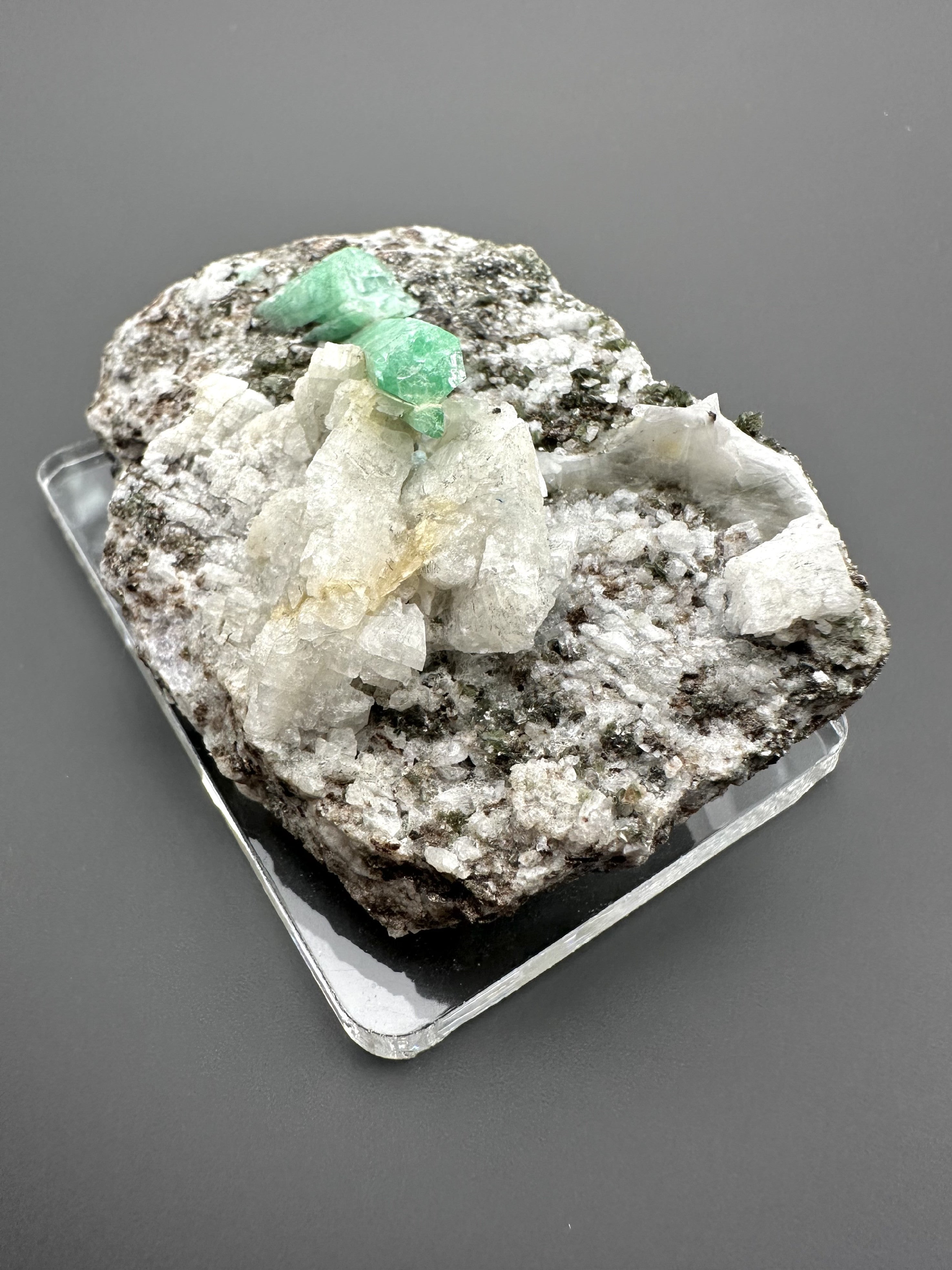 Emerald – Dayakou, China - SM007