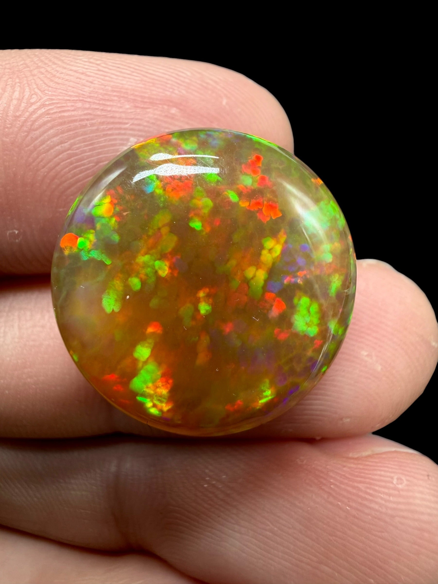 Precious opal cabochon 17,7ct – Welo, Ethiopia