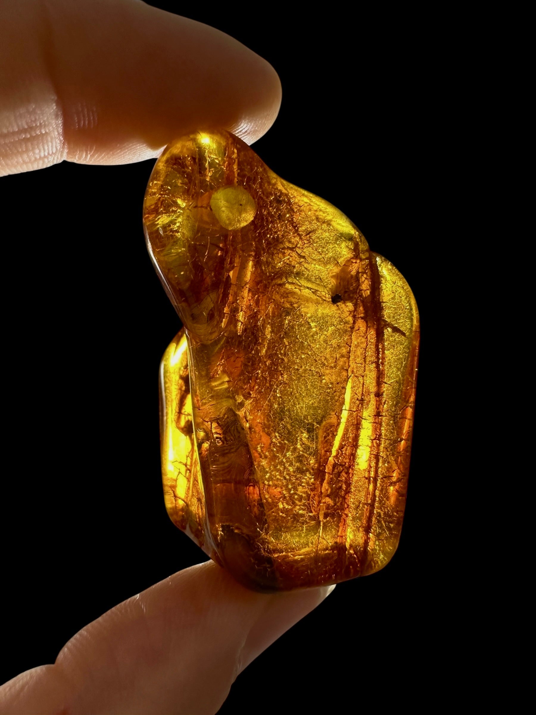 Amber with a drilled hole for hanging 12,5g – Lithuania - JND108