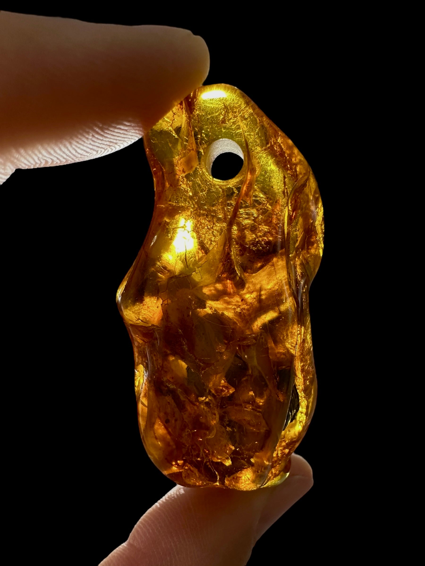 Amber with a drilled hole for hanging 10g – Lithuania - JND110