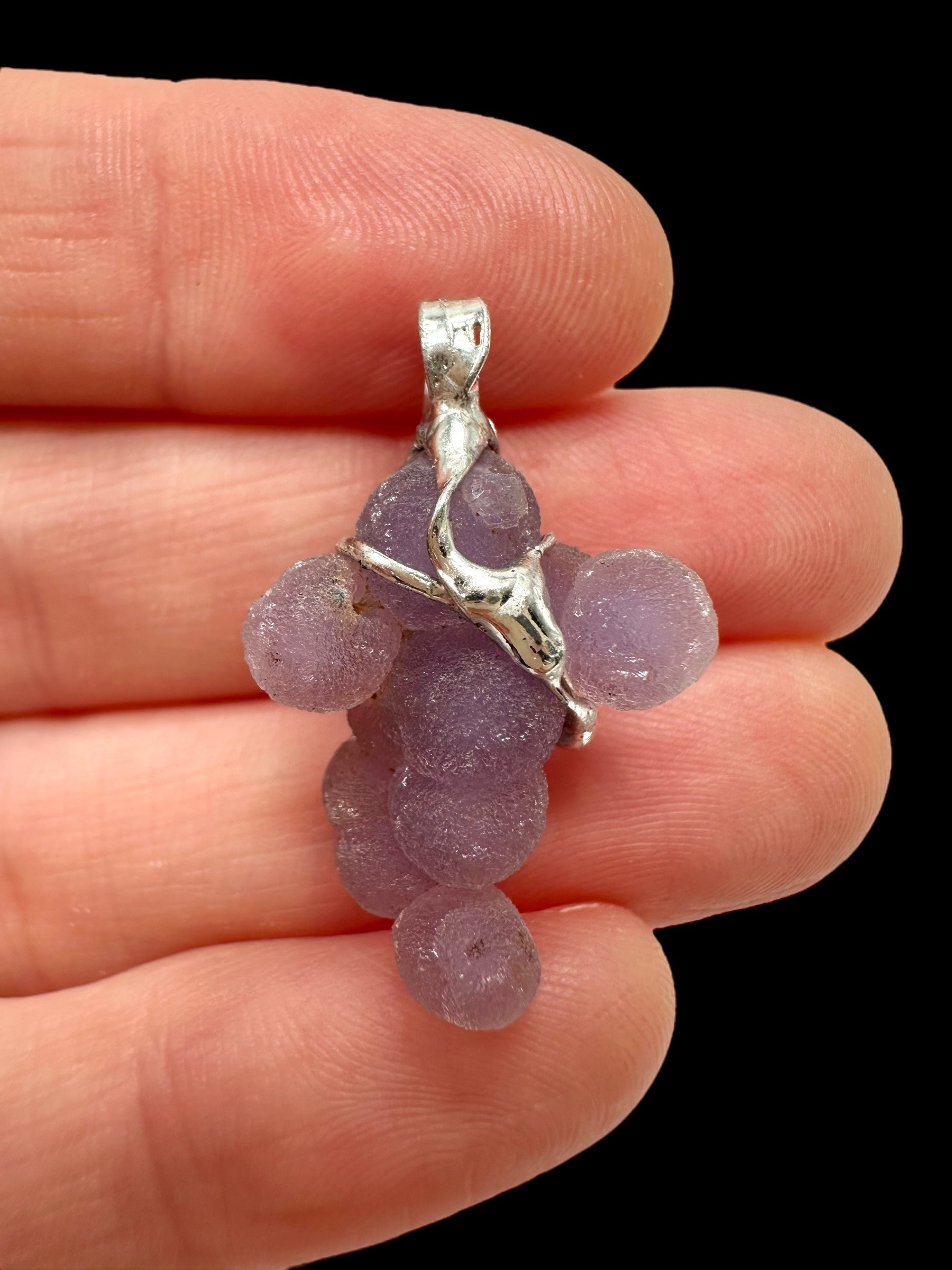 Grape chalcedony pendant - P/HCH94
