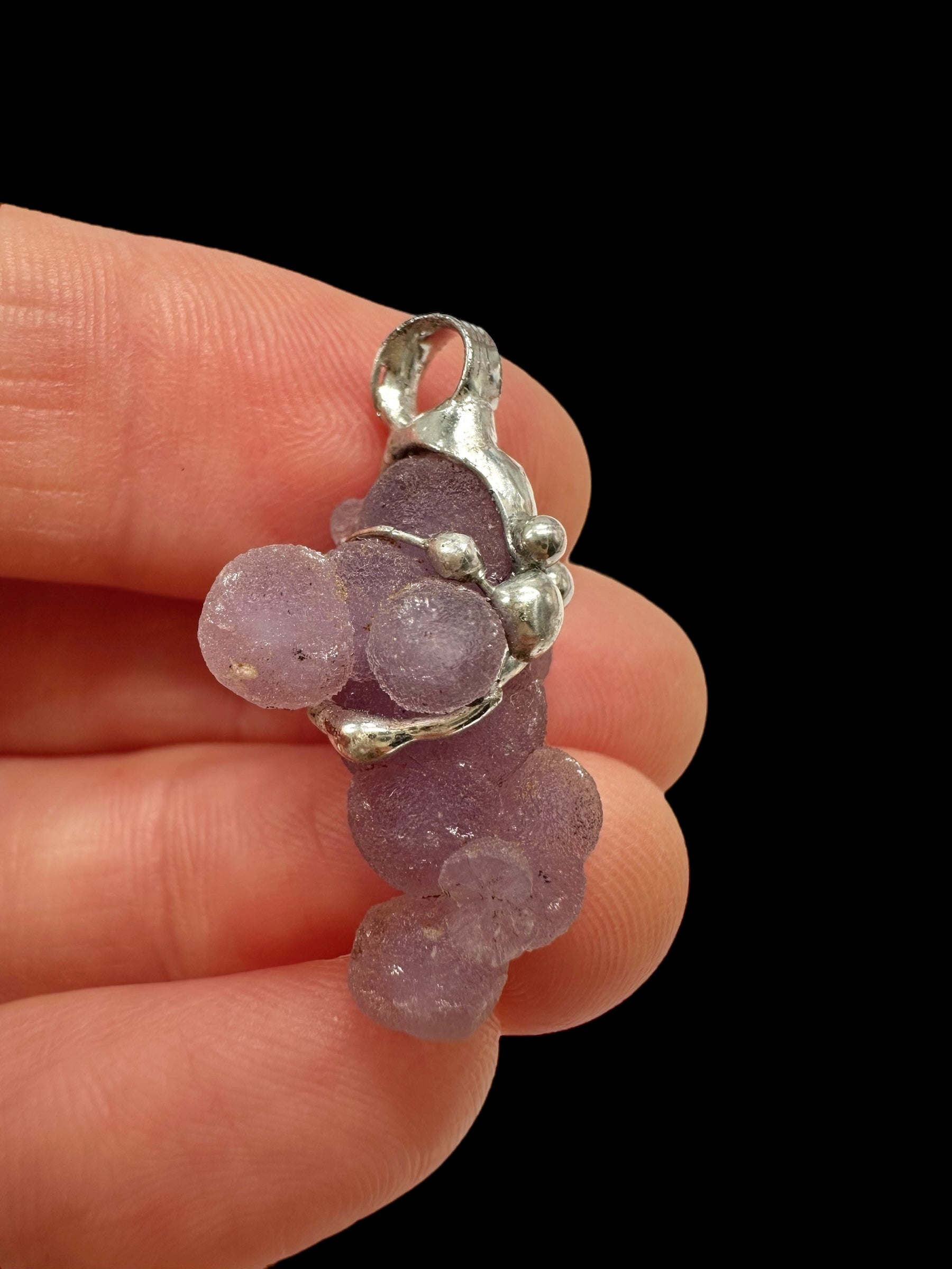 Grape chalcedony pendant - P/HCH94